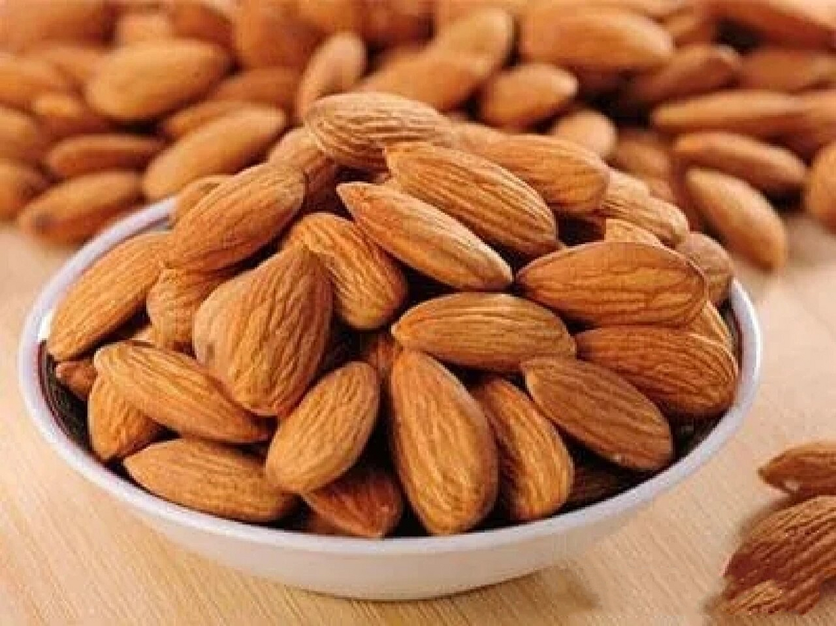 中药小课堂—苦杏仁 苦杏仁: 中药材名. 本品为蔷薇科植物杏的种子.