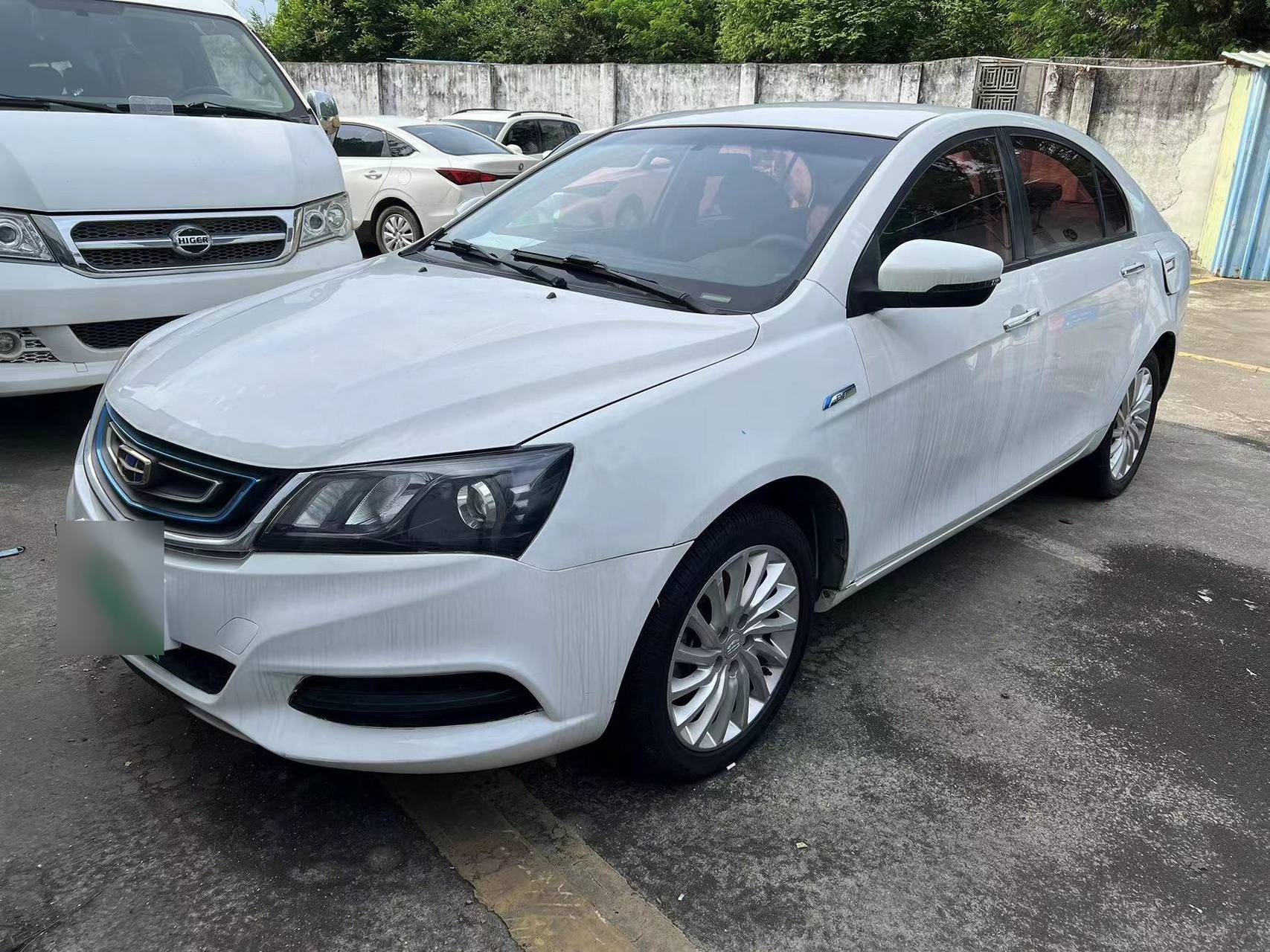 最便宜的新能源代步车宁德时代电池的 吉利帝豪ev300