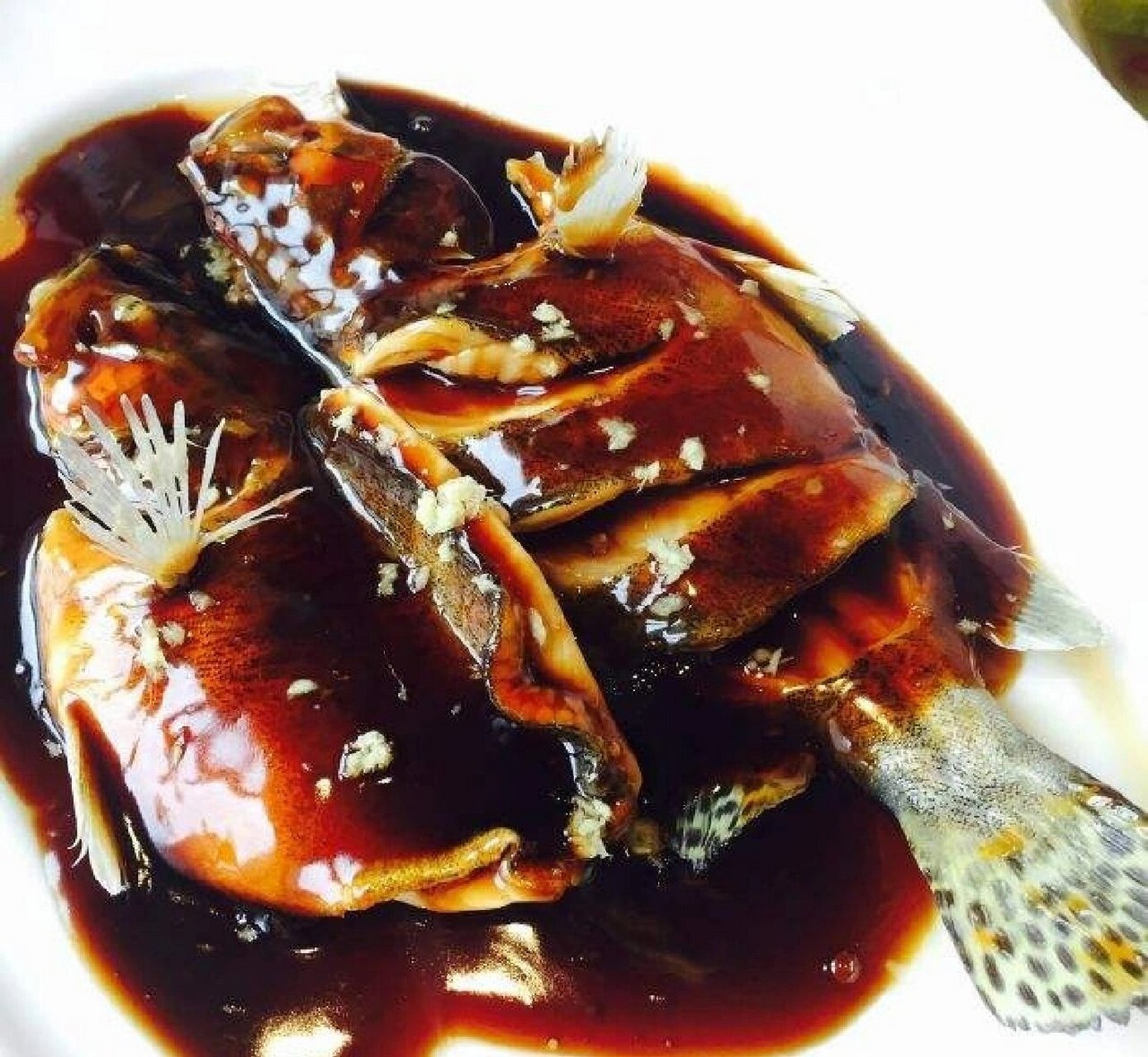 浙菜文化——西湖醋鱼 西湖醋鱼: 西湖醋鱼是杭州名菜中的看家菜,属浙