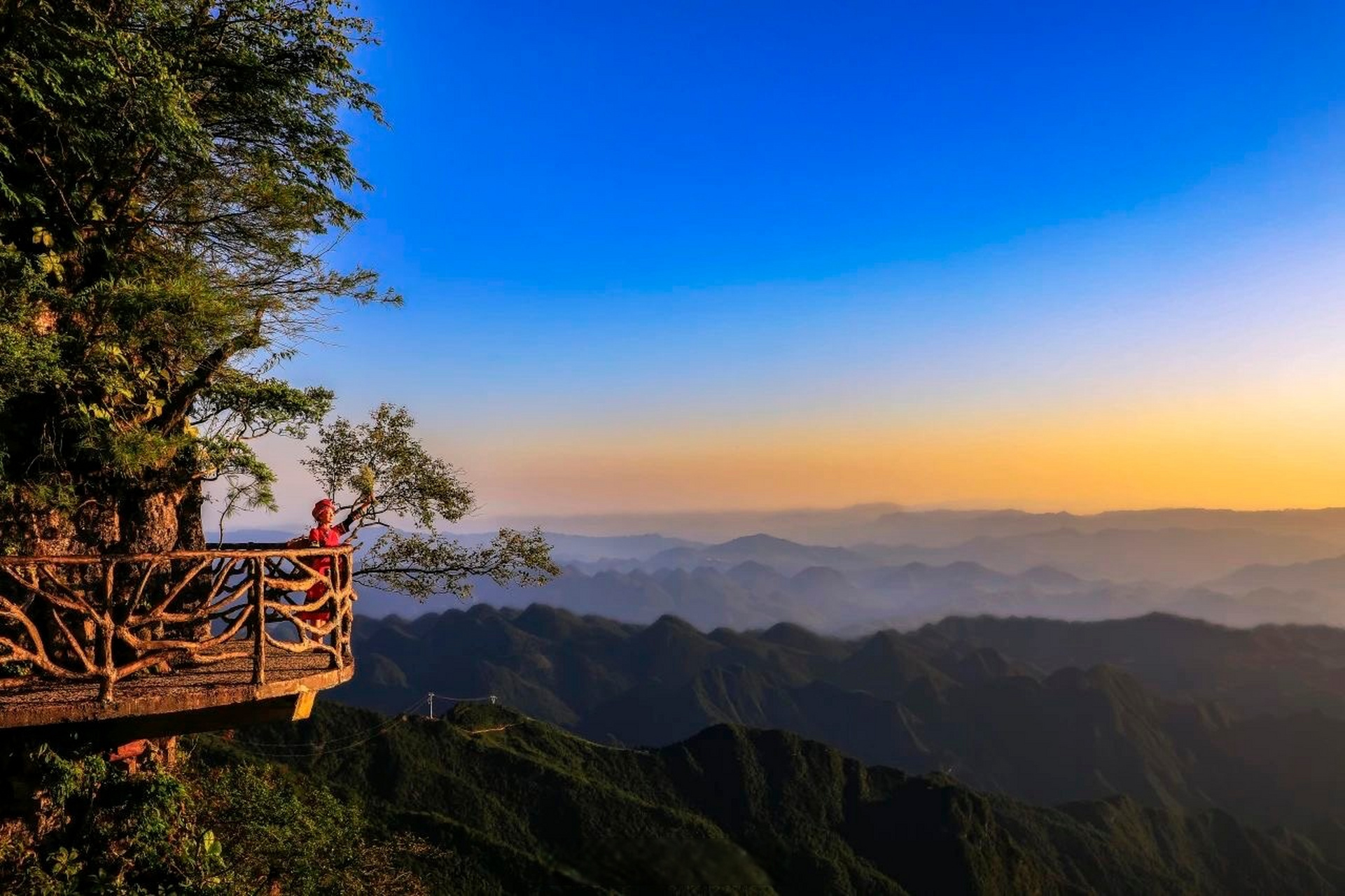 达州避暑"凉"计 【巴山大峡谷-罗盘顶】登上山顶,置身云海中,纵观星空