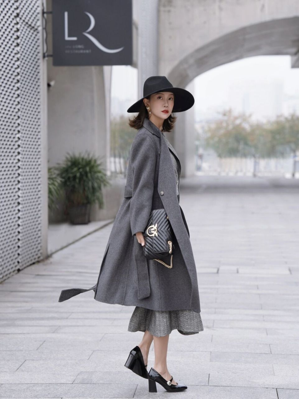 高级简约羊绒穿搭|黑灰色叠穿灵感 都说经典永远都不会过时91 90