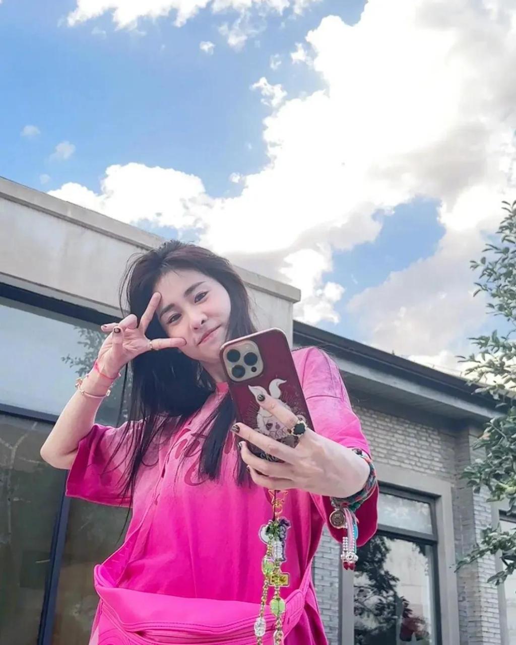 纵使繁花强争艳,一抹碧晨耀星河!你是最美的张碧晨