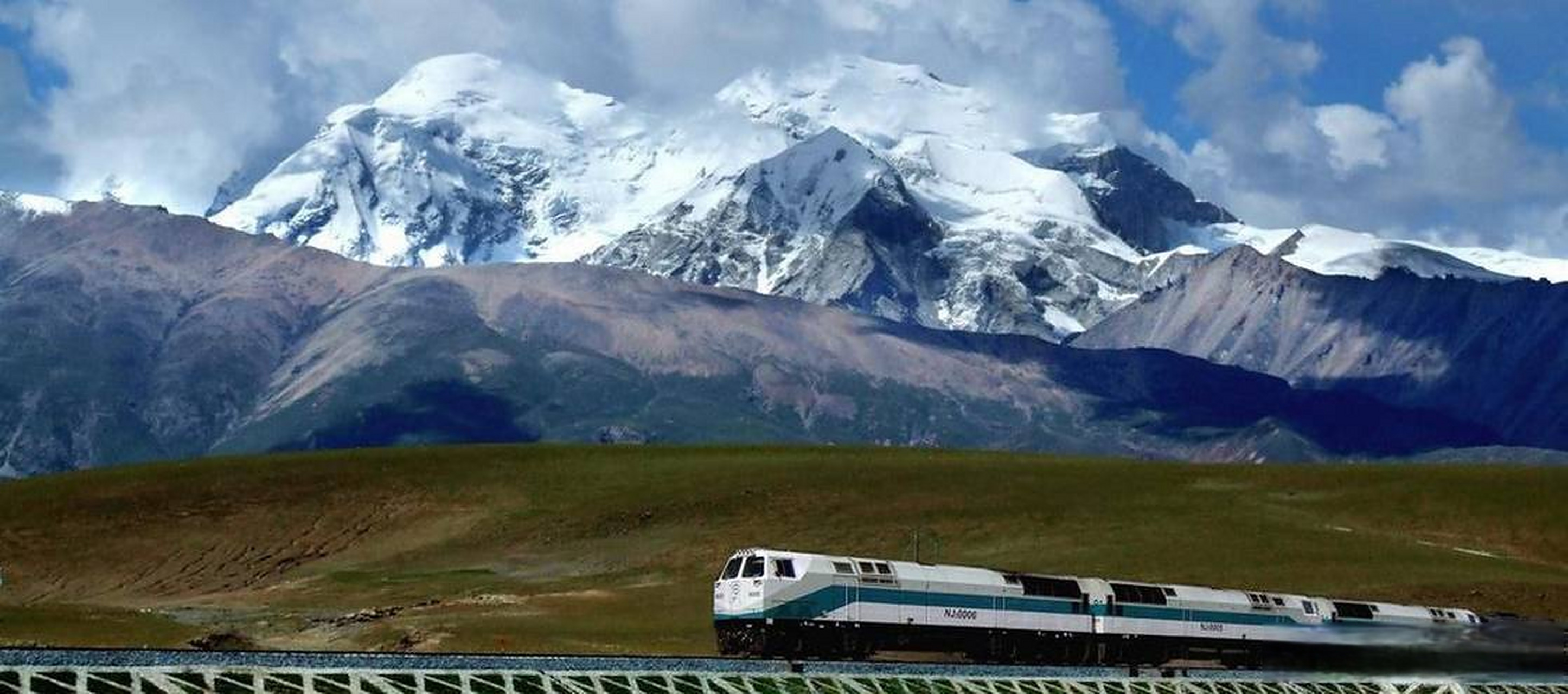 党史上的今天#【青藏铁路全线胜利建成通车】2006年7月1日,青藏铁贩