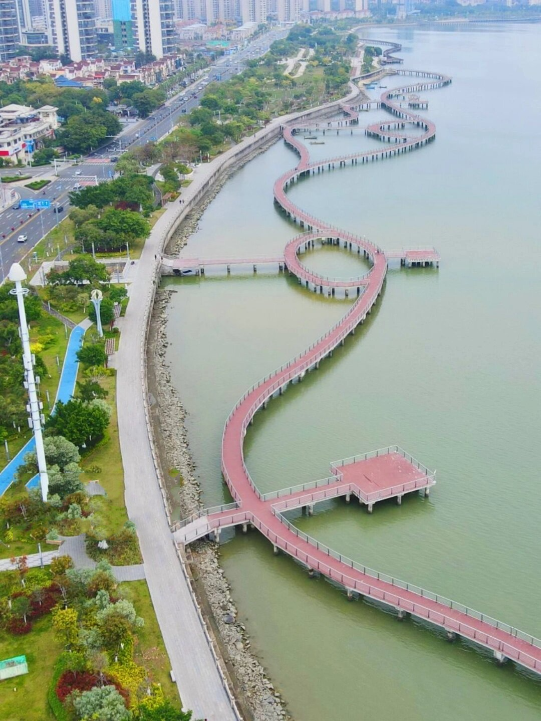 汕尾新晋网红打卡地90星光广场-海上栈道 汕尾的品清湖大海上98