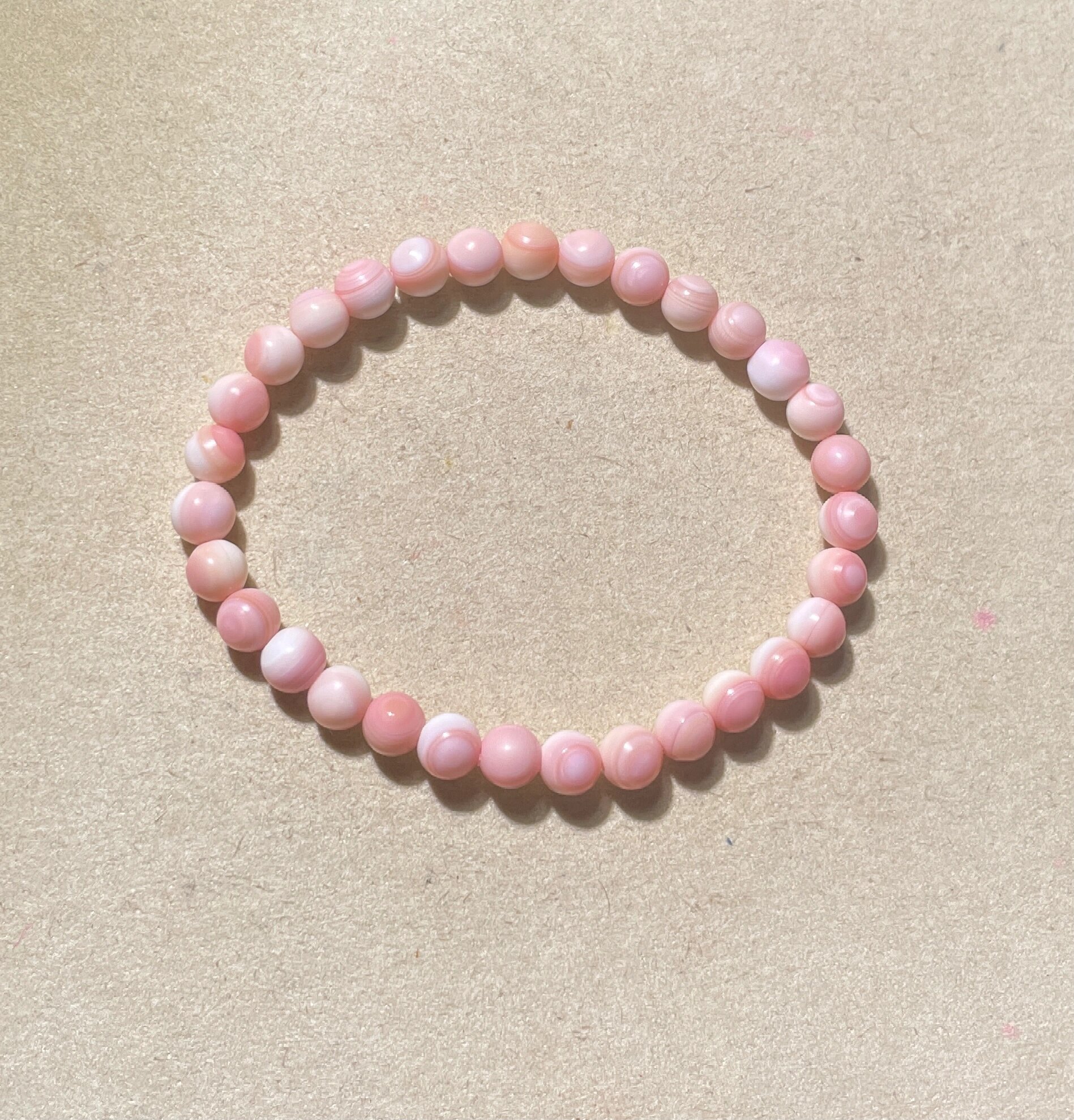 天然女王贝手串 淡妆与浓妆的对比?