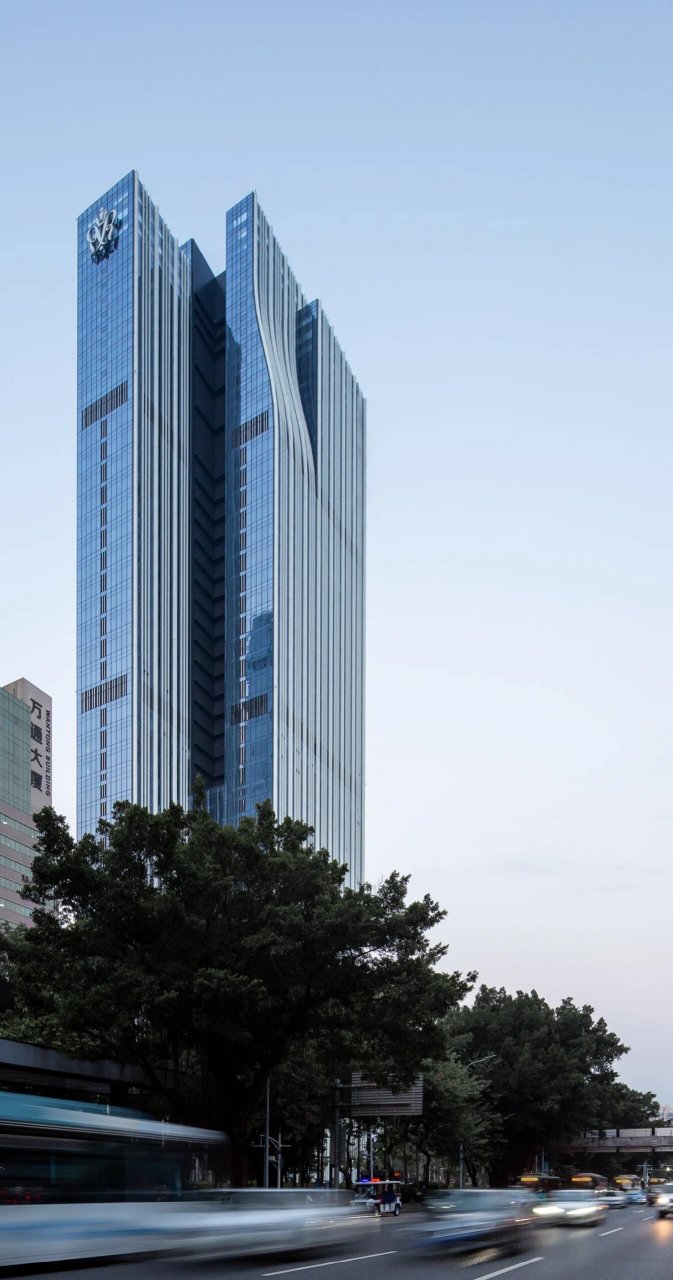 1991年,改革开放的深圳,位于笋岗路与宝安北路的帝豪酒店开业; 2016年