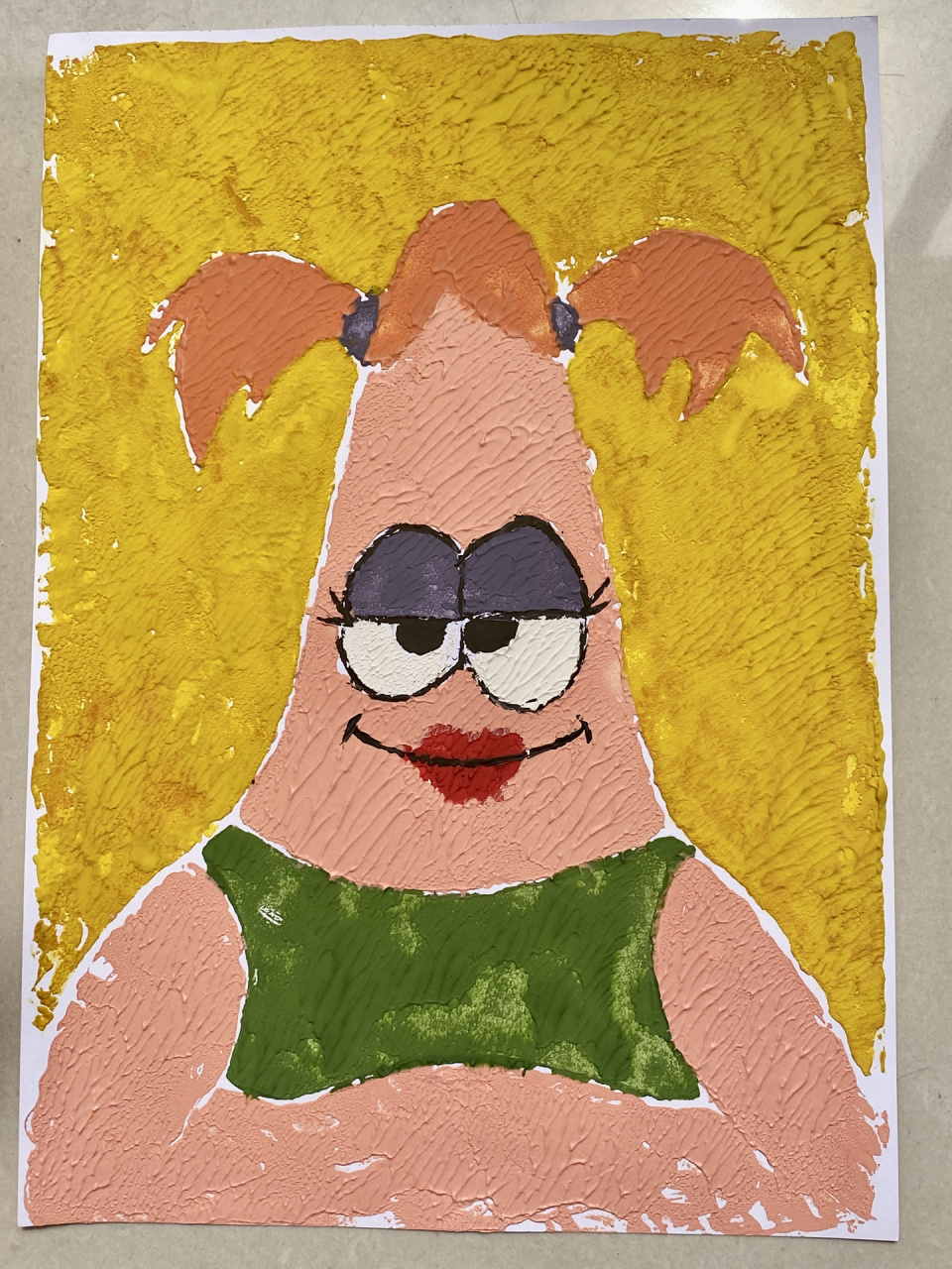 吹塑纸版画过程 一:在吹塑纸上起稿 用勾线笔尽量轻一些以免用力导致