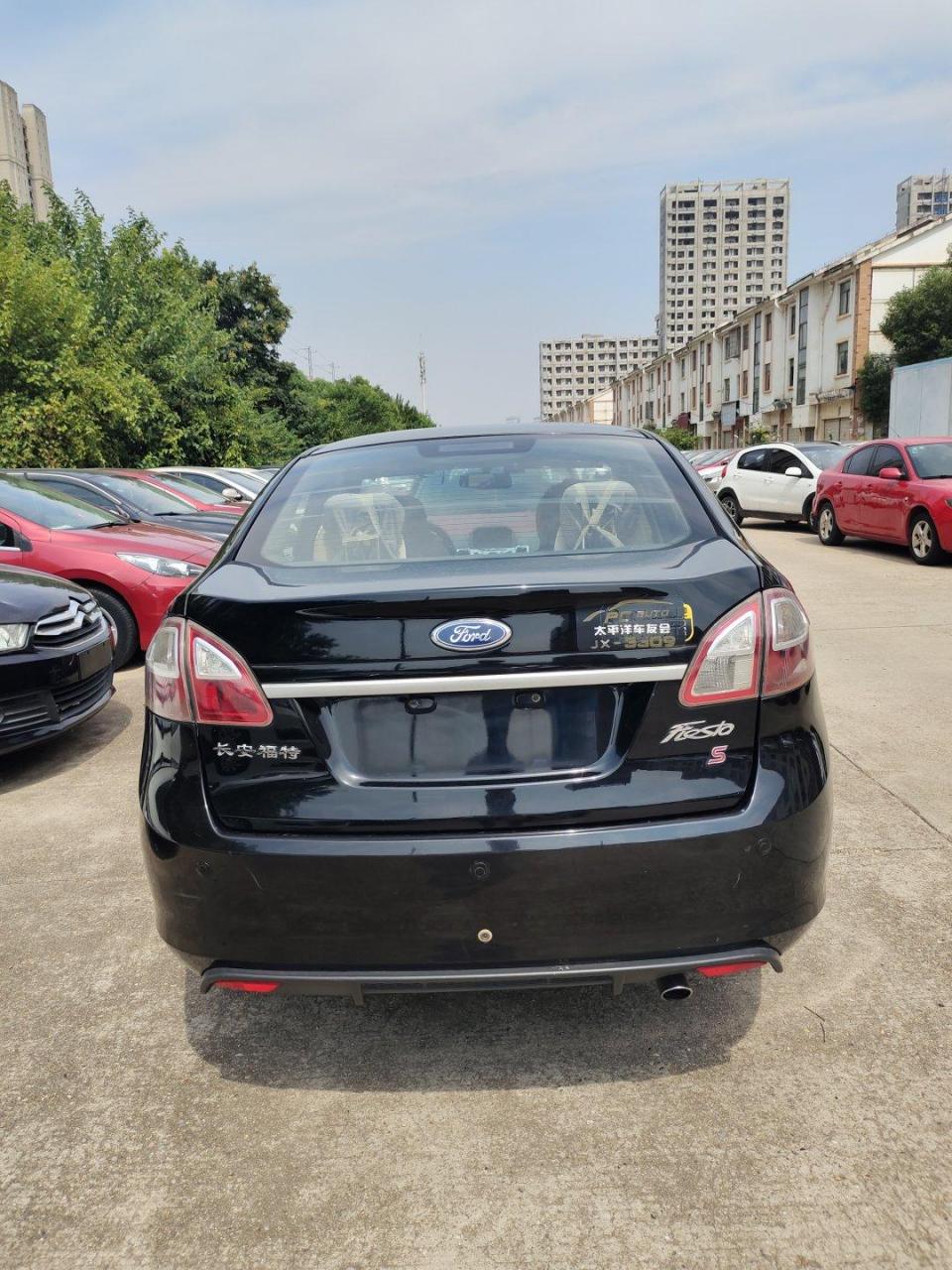 2010年福特嘉年华手动.【车辆名称】2010款 嘉年华 三厢 1.