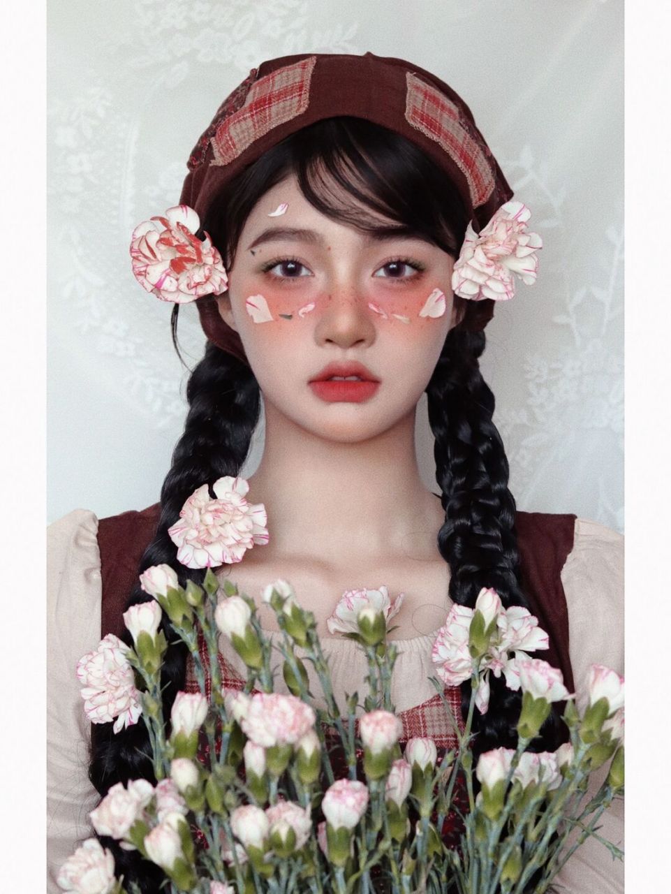 让鲜花芬芳你生活的每个角落～ #今日妆容# #创意妆# #康乃馨