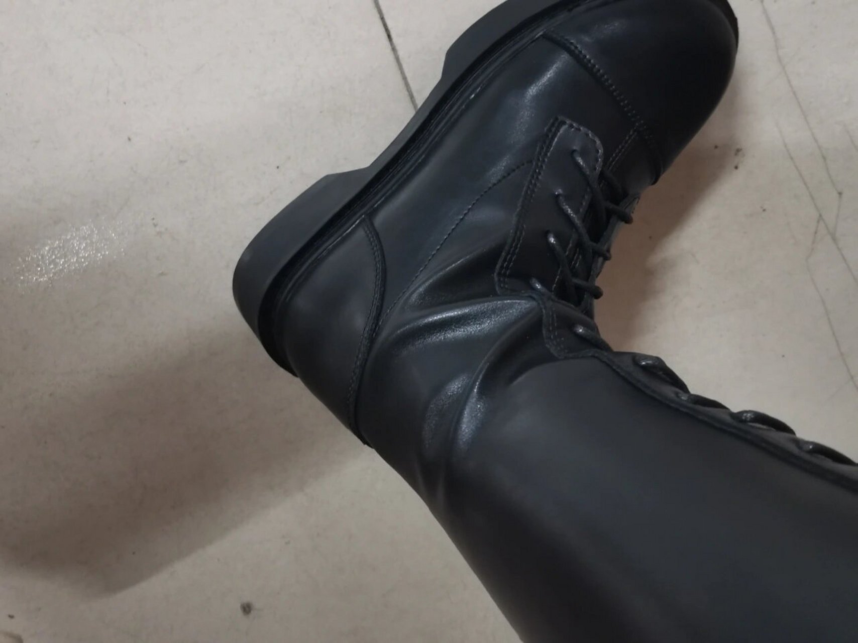 骑士靴太软了脚踝处堆积怎么办 刚买的骑士靴皮很软,脚踝这里总是堆积