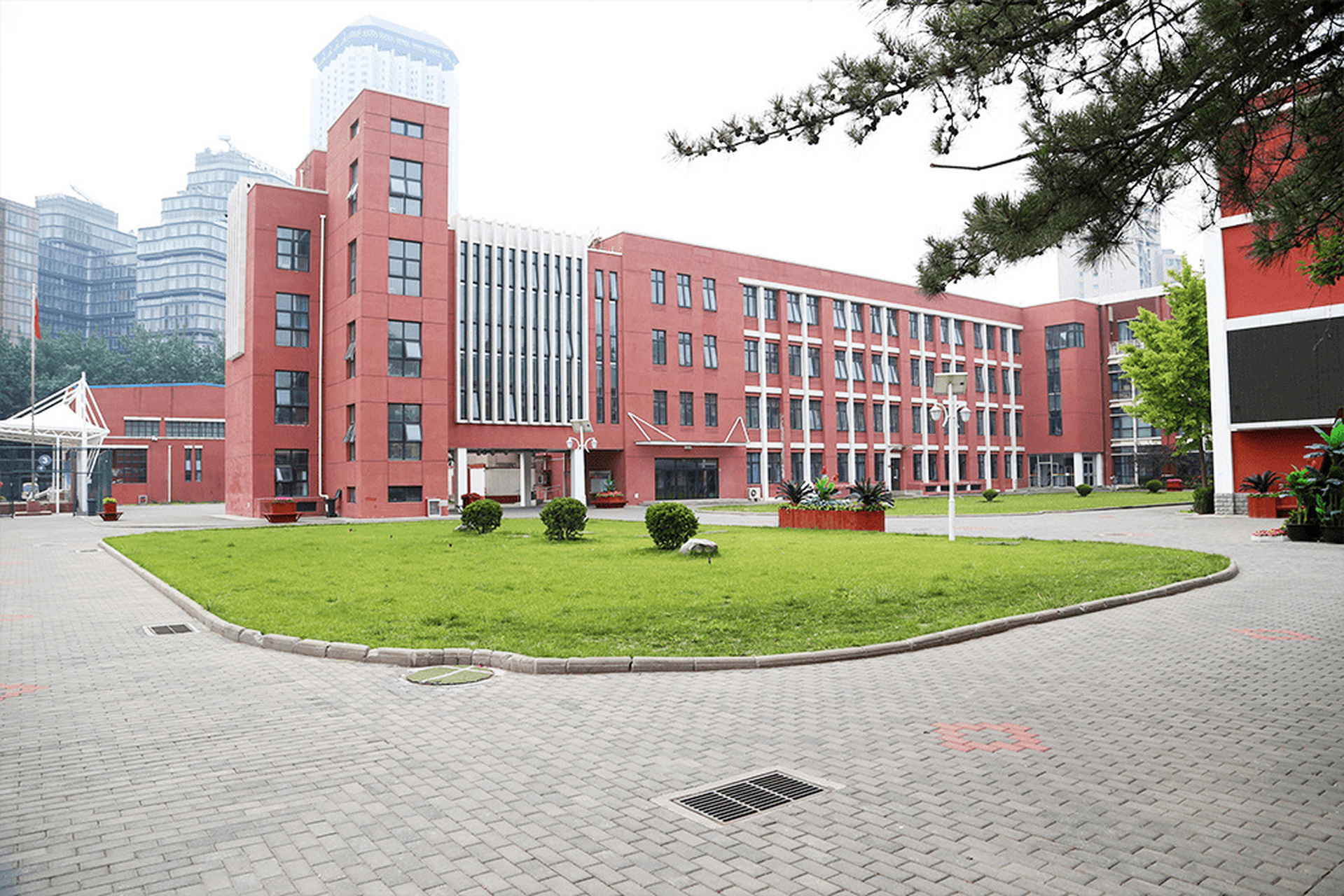 清华附中朝阳学校 清华大学附属中学朝阳学校系原北京市新源里中学