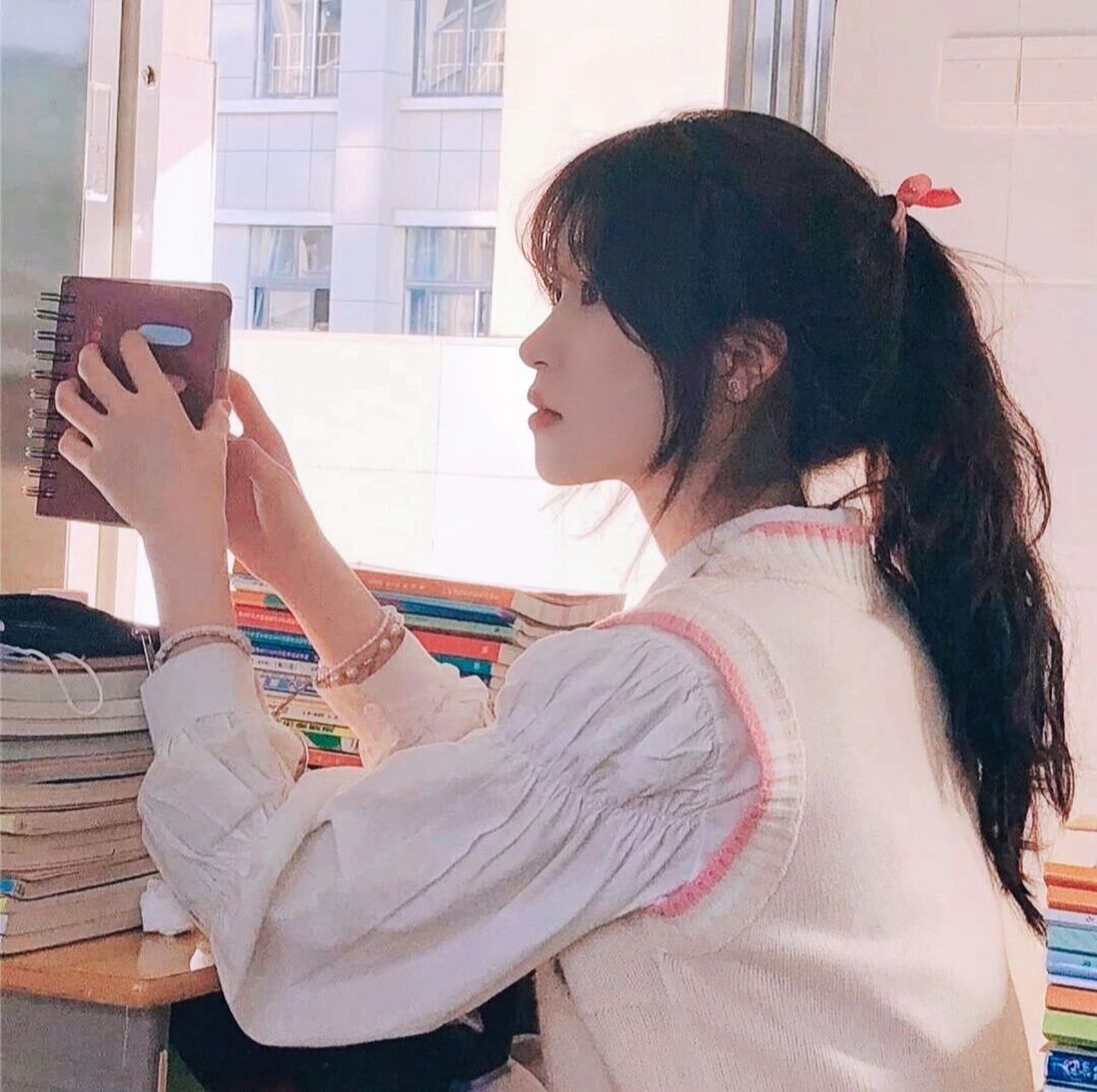 女生头像|侧脸    "在意自己应该在意的,不去想自己不该想的.