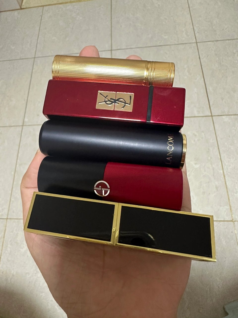从上到下依次: gucci505. ysl1966. 兰蔻196. 阿玛尼黑管405. tf50.