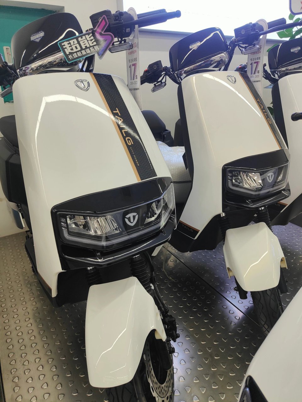 台铃优跑eb|百公里续航,不用驾驶证就能骑 含电池72 23 超能s版石墨烯