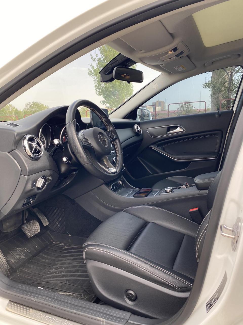 市内油耗7个 个人一手车 实表6万公里 全车原版车况 单纯一个叶子轻微