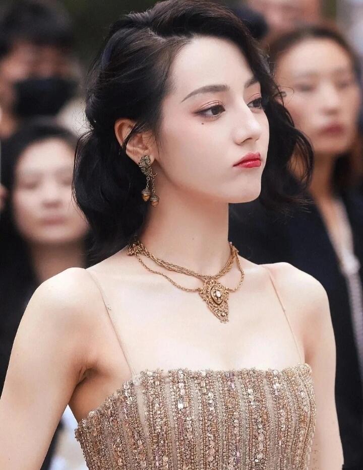 迪丽热巴pk关晓彤