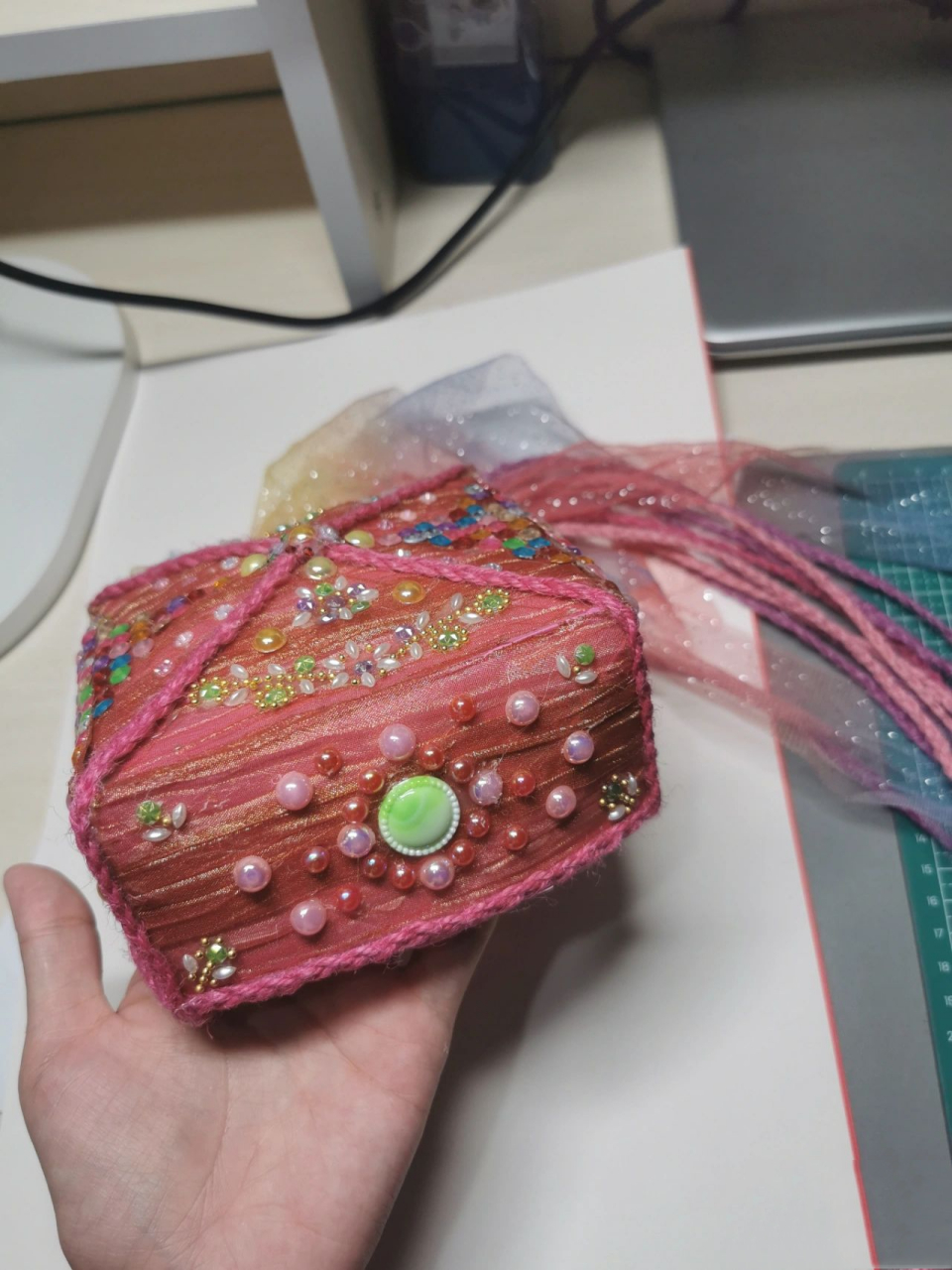 手工新疆维吾尔族小帽子 临时做一顶小帽子 材料用到 海绵纸 丝带