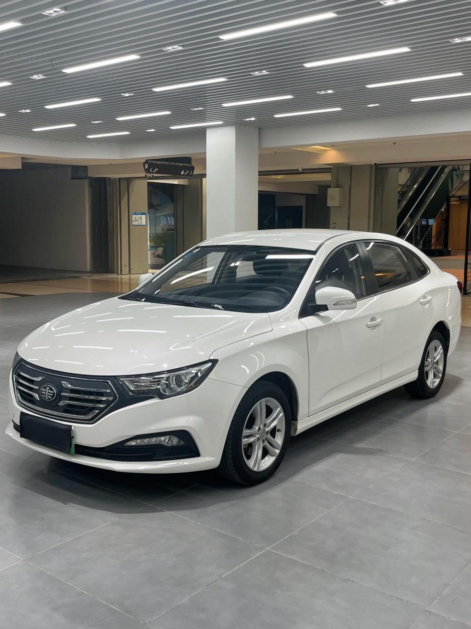 奔腾b30ev  29000公里,续航400公里,非营运,全车原版,1个面补漆