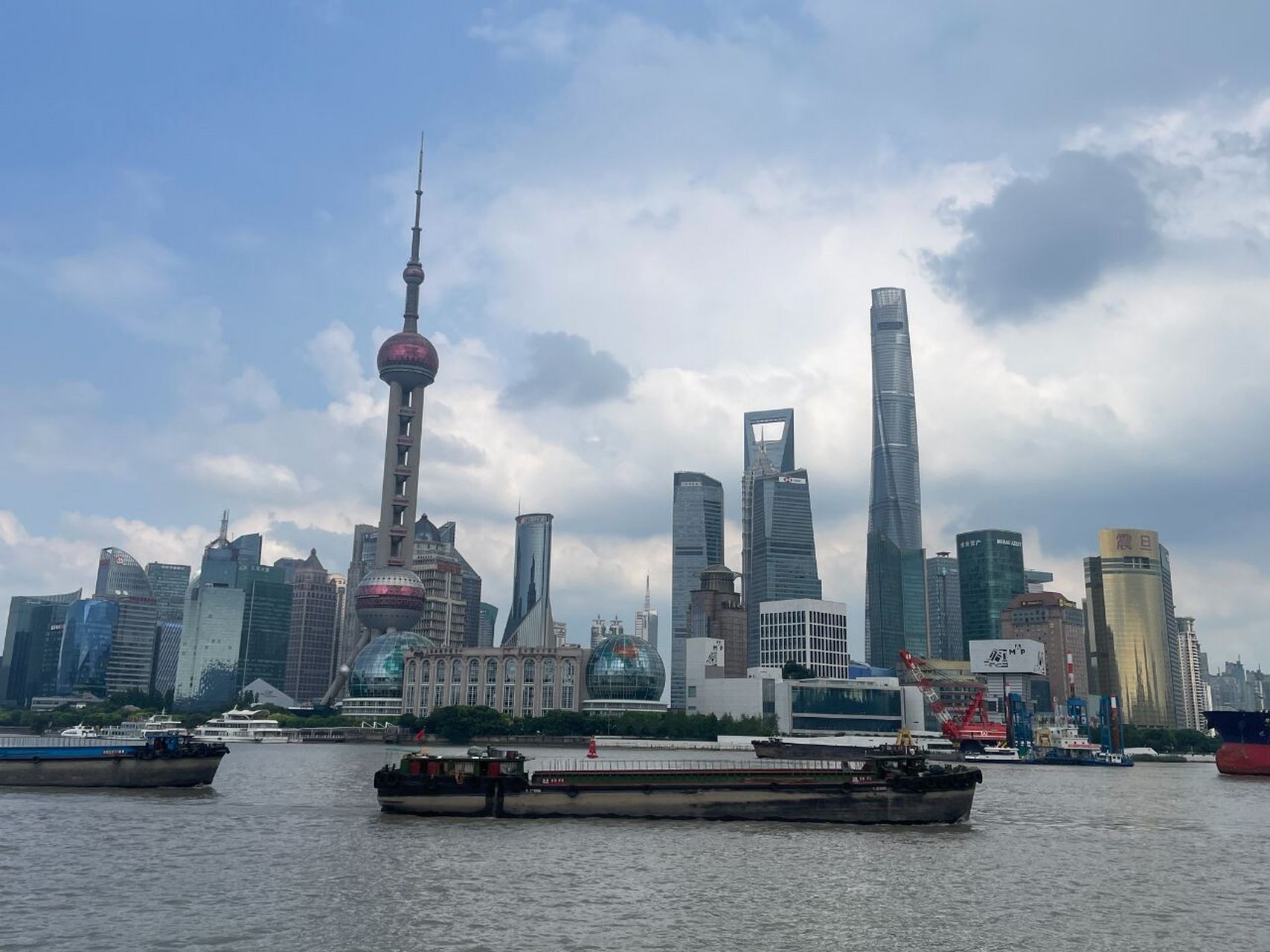 上海必打卡景点 外滩小攻略 去上海旅行,必定要去外滩,它在热闹繁华的