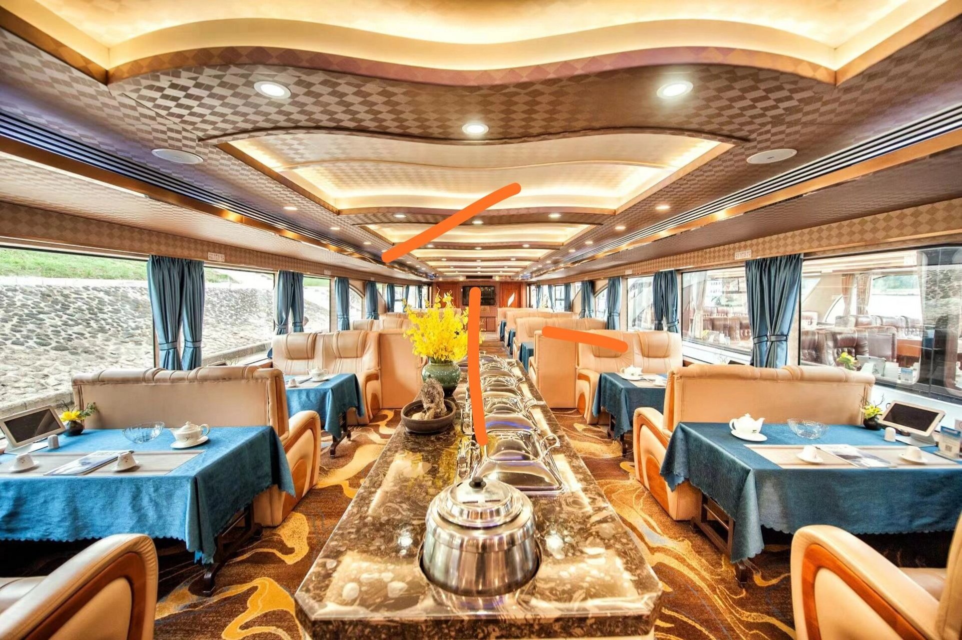 漓江四星游船     四星游船 含自助餐,竹江码头上船,龙头山码头下 7岁