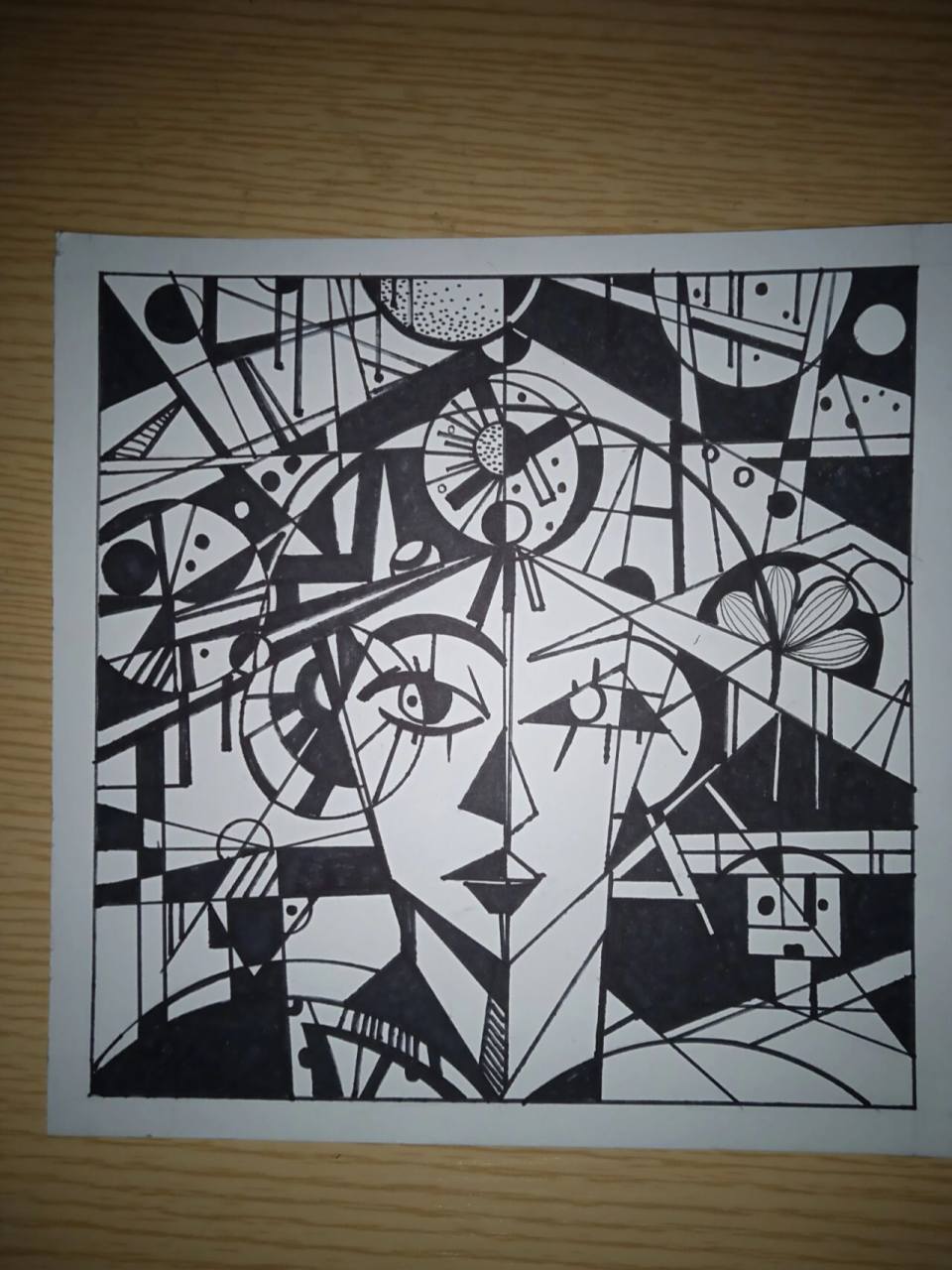 原创平面构成对比与调和 灵感来源于 的头饰对称,把你画成抽象几何的