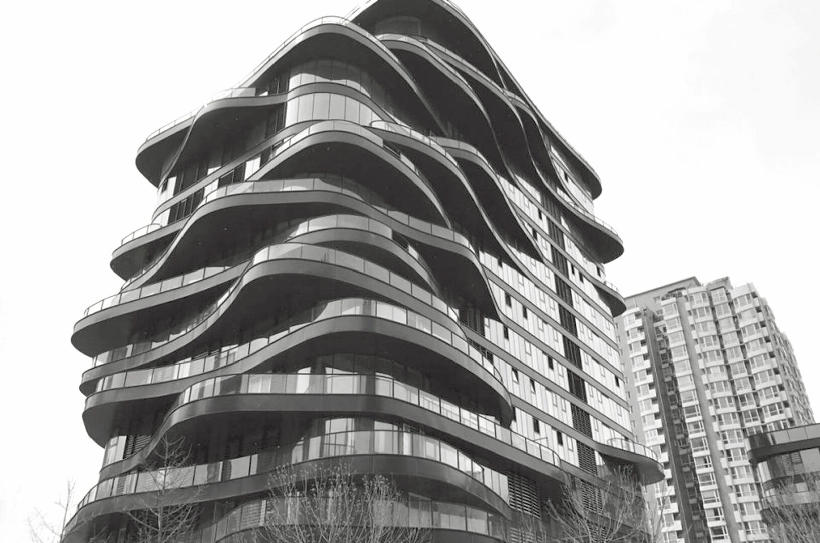 北京这座楼阴森恐怖,命名为"神秘黑色大楼" 北京有很多地标性建筑