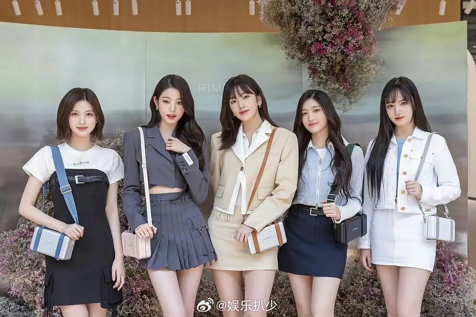 张元英在ive还真是鹤立鸡群的好看,衬得队友很残忍,也不怪她成为kpop