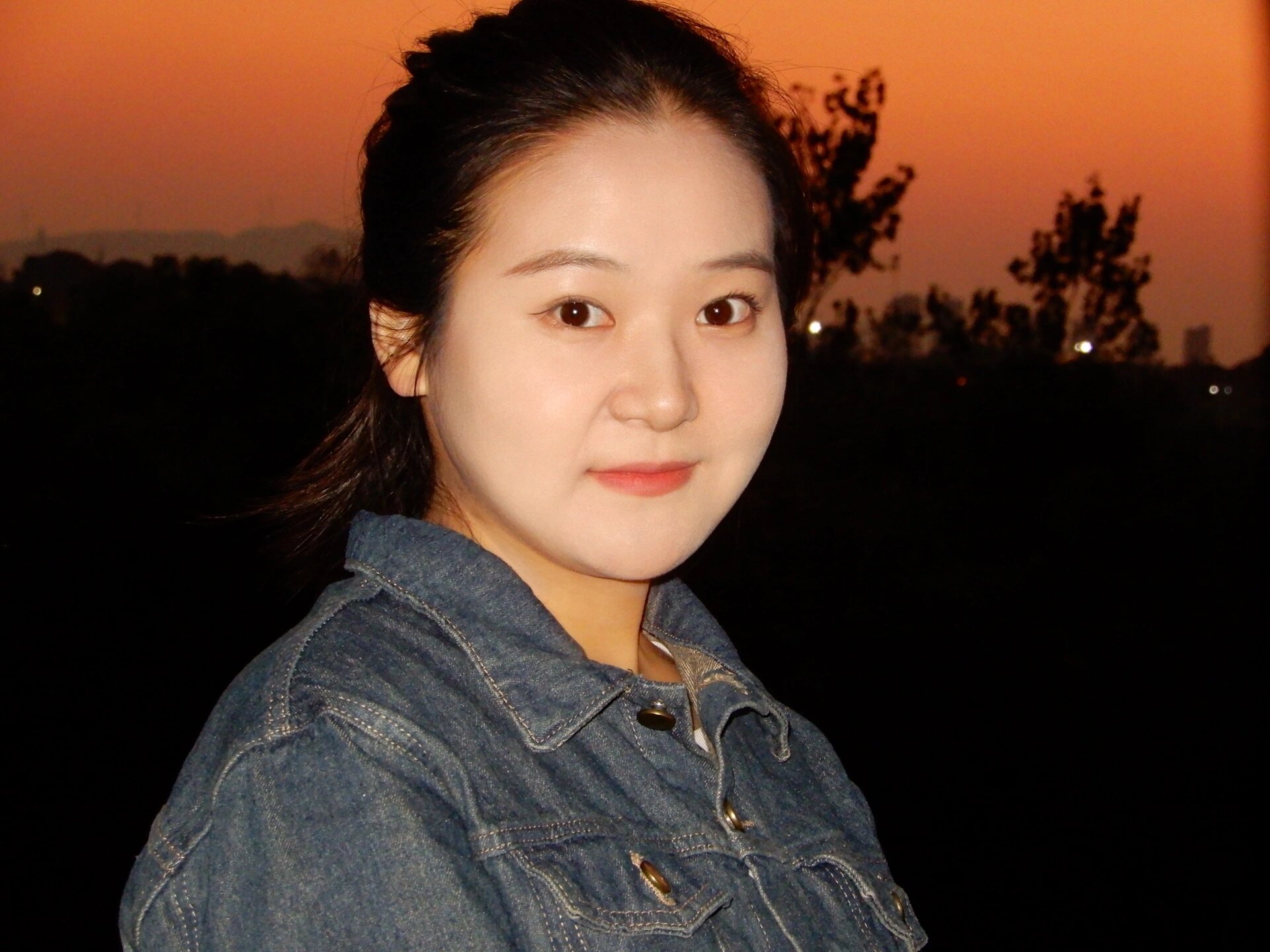 尼康a900原图直出 假装自己在洱海之下次拍照一定记得要涂脖子