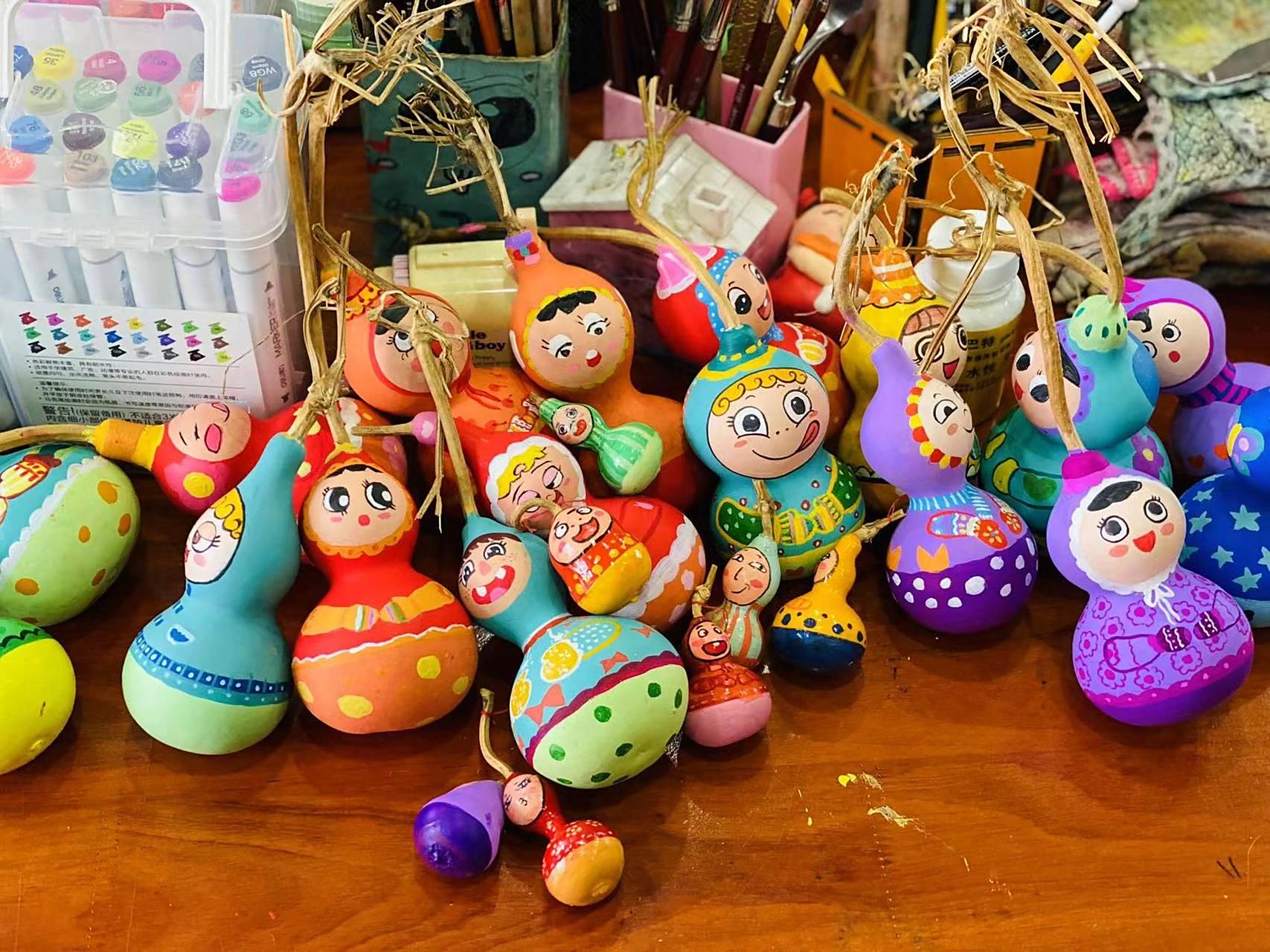 原创 可爱的葫芦画 葫芦娃们～ 在小葫芦上画画 可爱