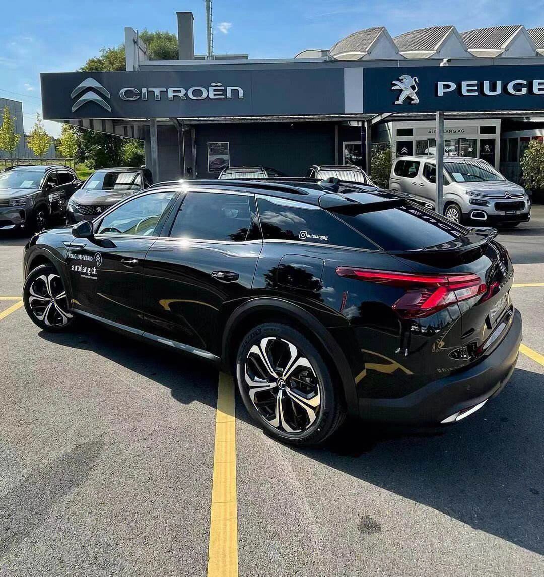 这样的黑武士你爱了吗,18英寸米其林的轮毂搭配凡尔赛黑武士的车身