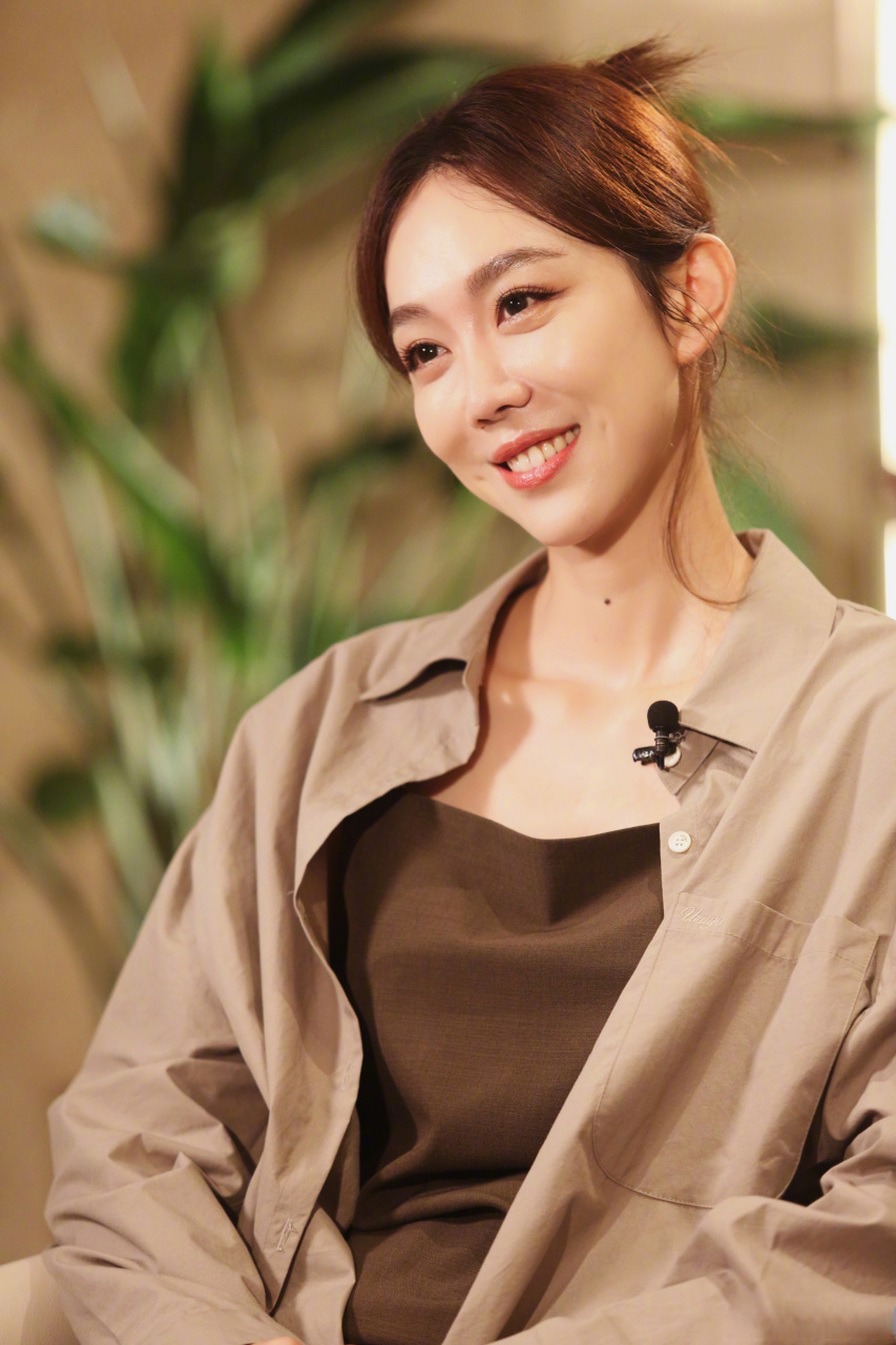 祝贺姜妍以《南来北往》之"姚玉玲"一角荣获本届"白玉兰奖"最佳女配角