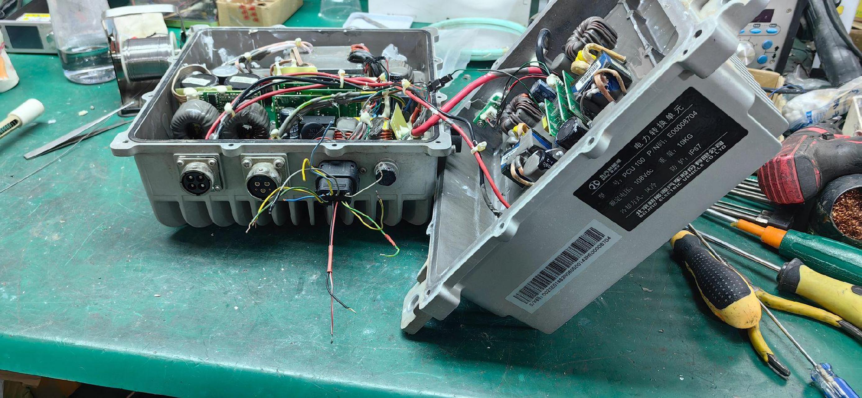 北汽新能源ec180充电机维修