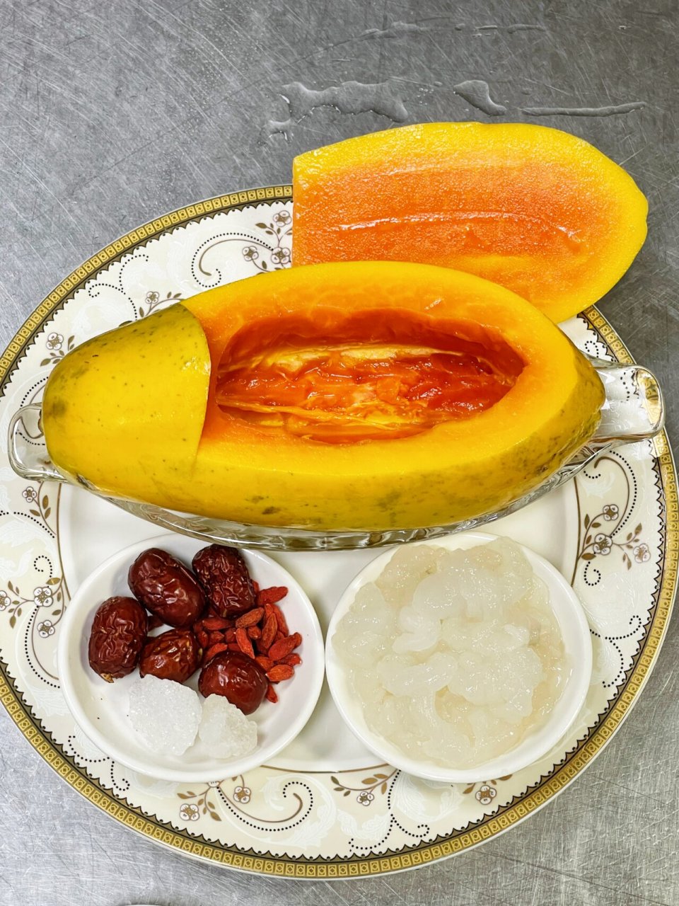 月子餐zui受欢迎食谱:木瓜炖雪蛤|附做法 - 今天向大家介绍的是:木瓜