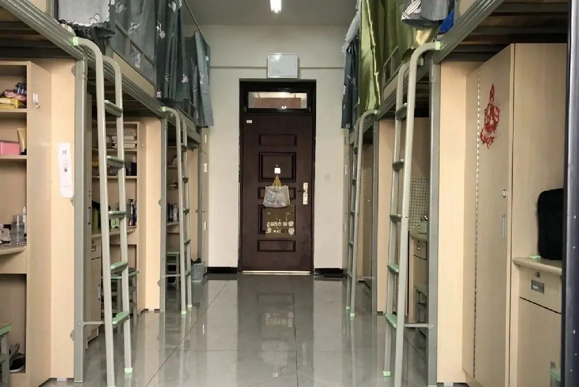 泸州职业技术学院 考上了泸职院的学弟学妹快来找学姐了解关于学 校的