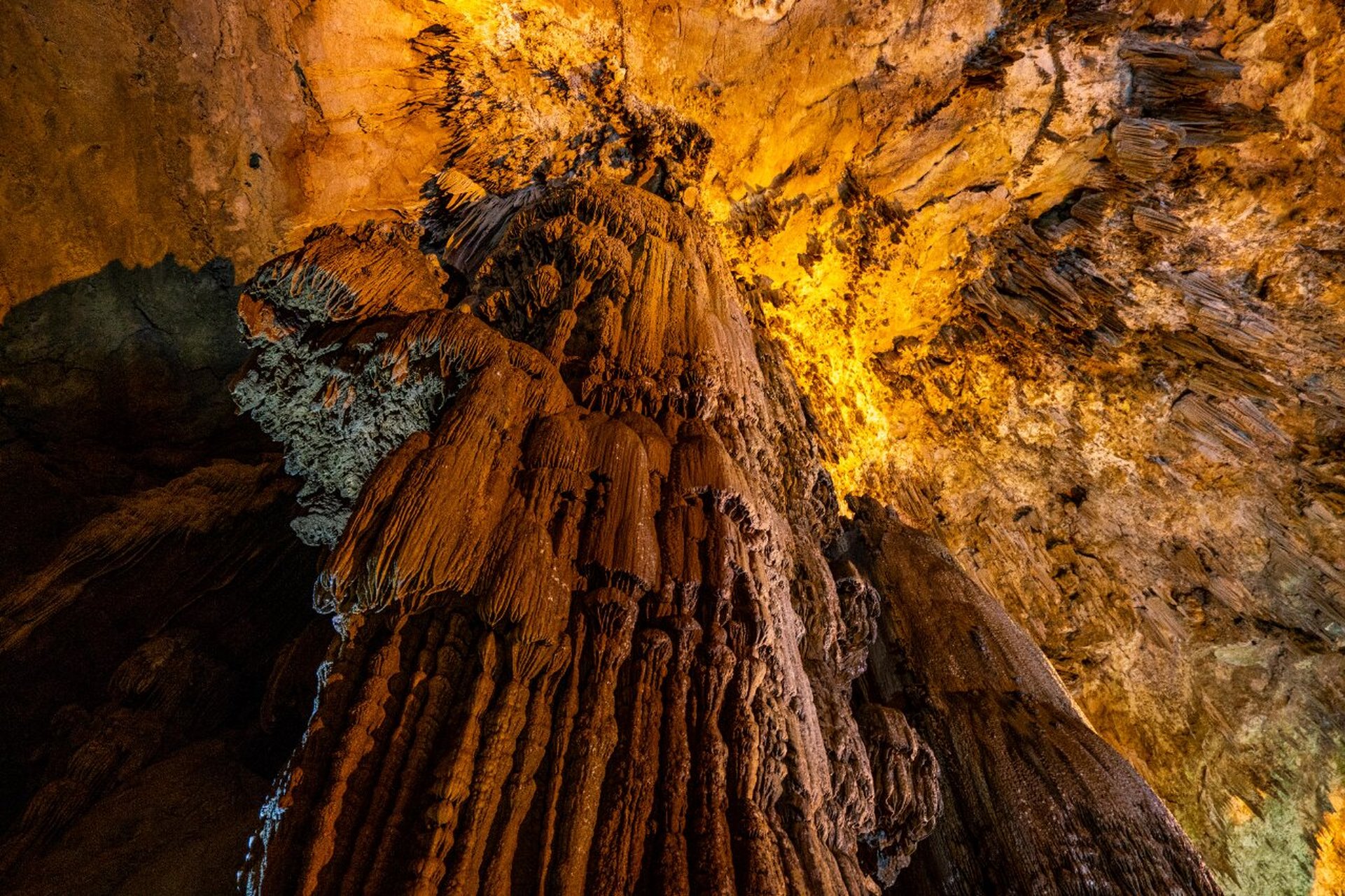 天星洞 自然洞穴美景 天星洞景区在天星桥景区中段,典型的喀斯特地貌