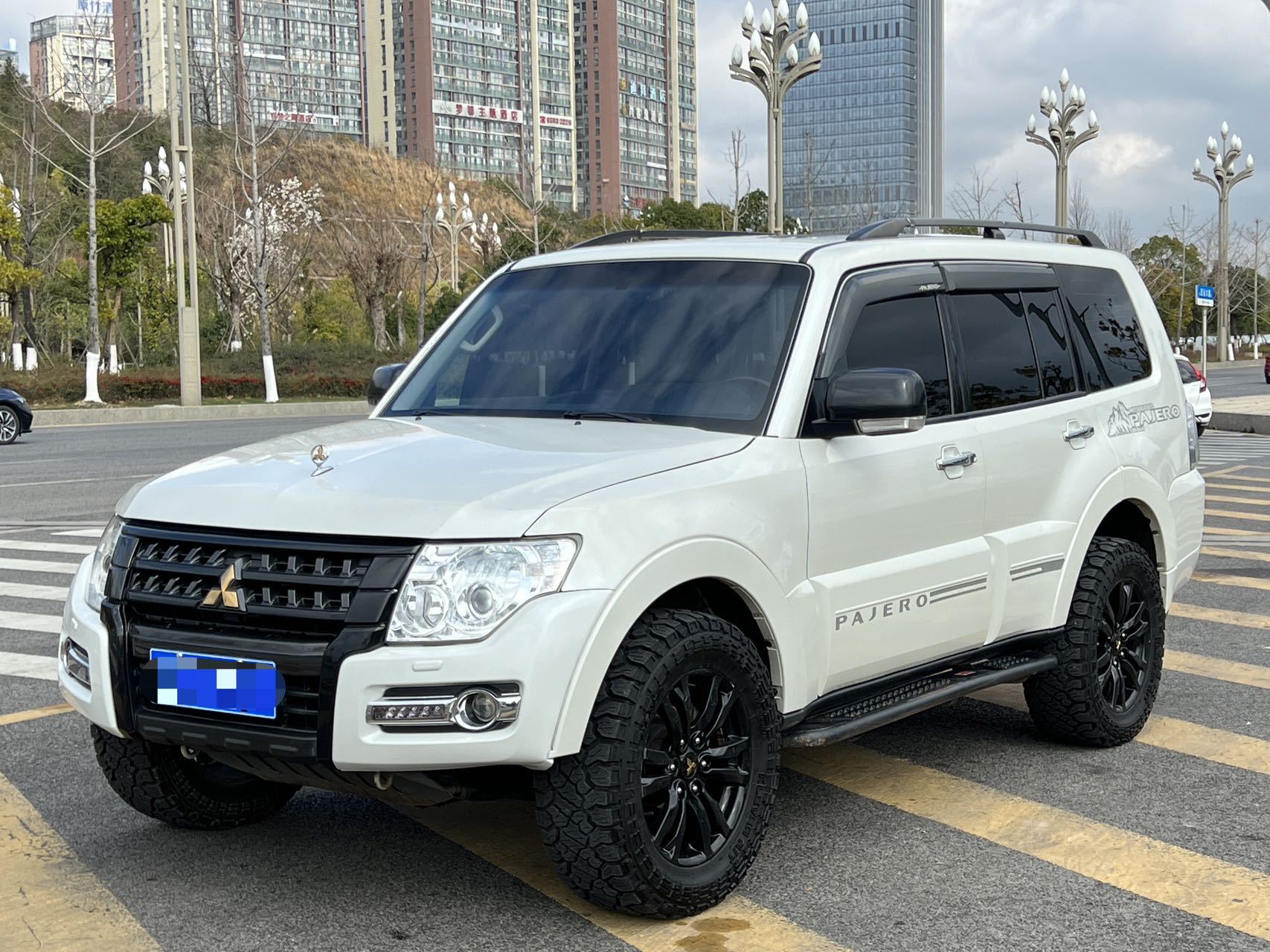 新到店19年三菱帕杰罗02v97顶配(进口),硬派越野,3.