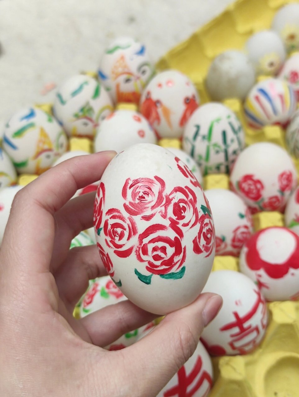 农历二月的订婚热潮已经过去了,开始记录下我们订婚习俗——画鸭蛋