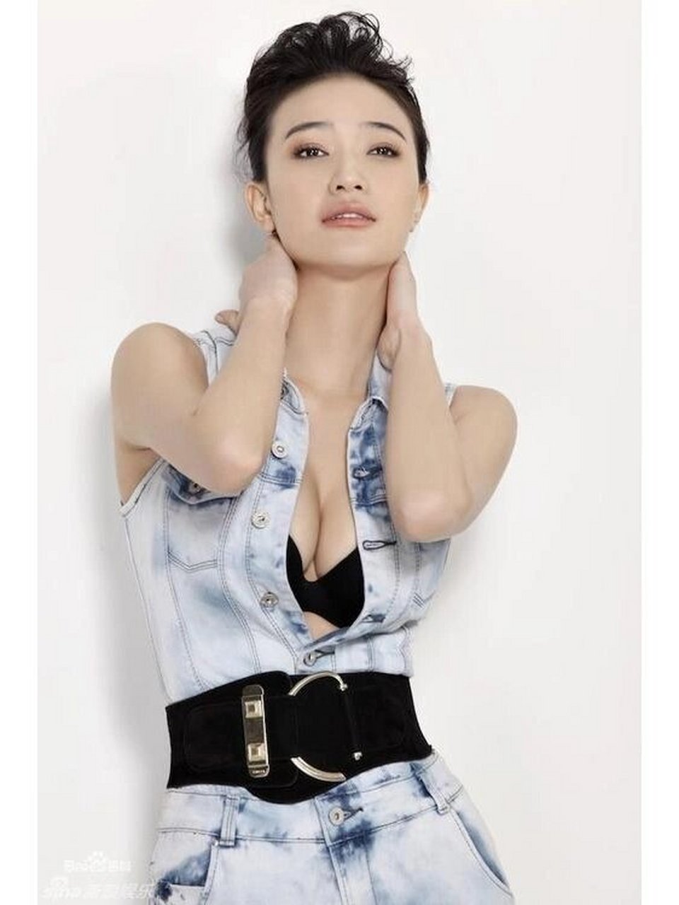 女演员阎娜性感图片.