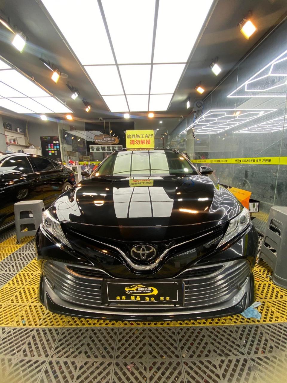 丰田凯美瑞三层抛光镀晶 漆面效果太惊艳了.