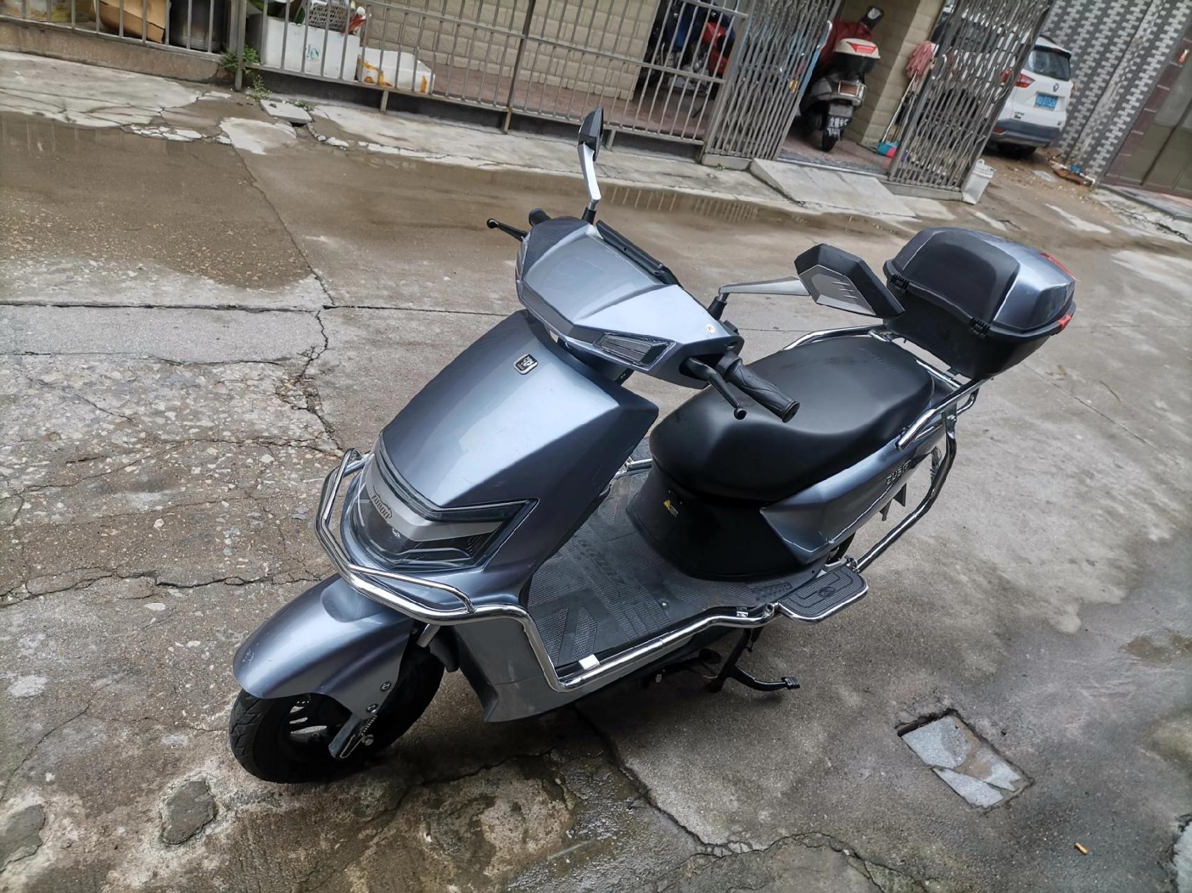 大架电动车全新的72v20a天能电池,行千四外公里,载货非常好,不议价