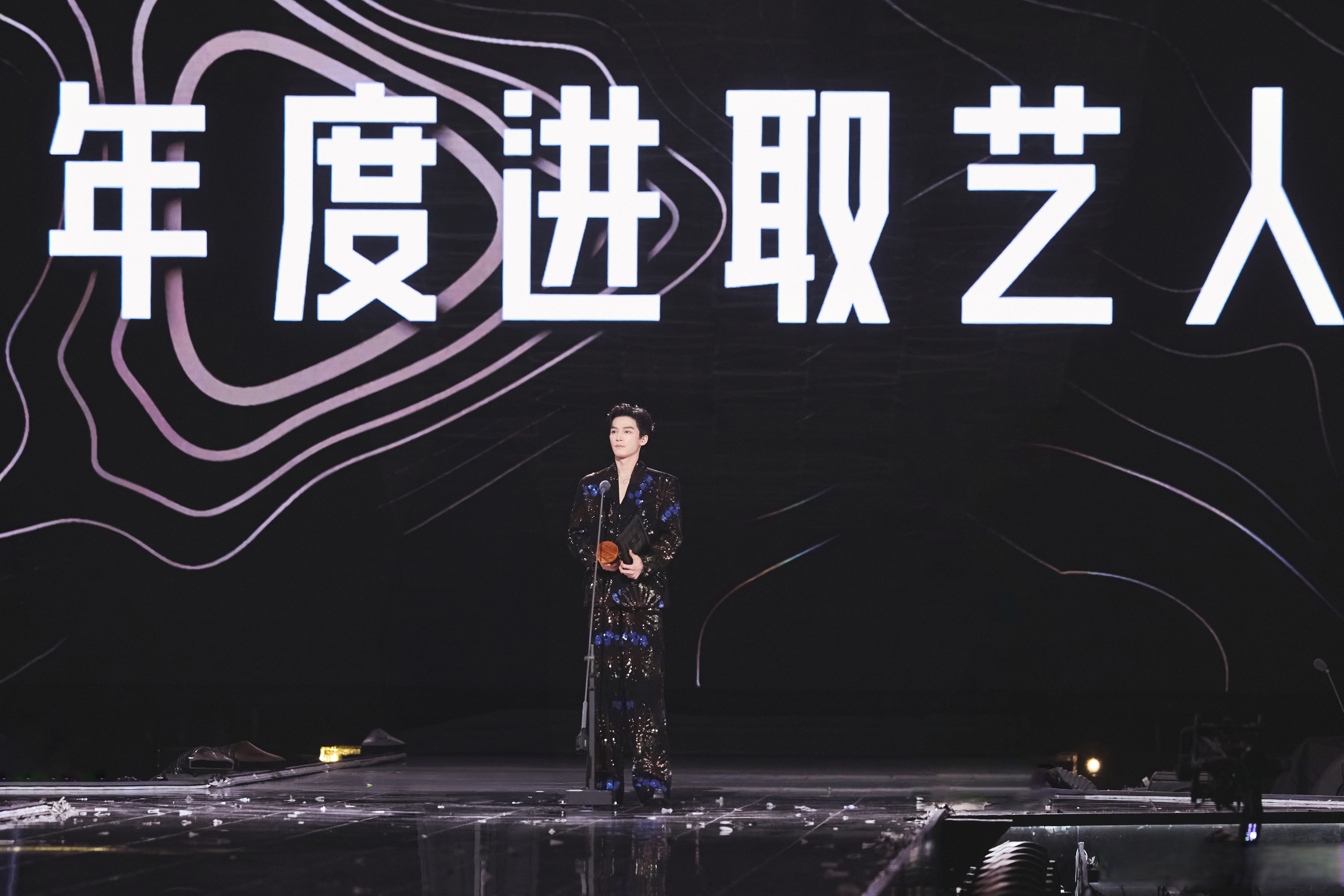 九游体育app-包含&quot;豪华明星表演赛：娱乐与专业结合的新体验&quot;的词条