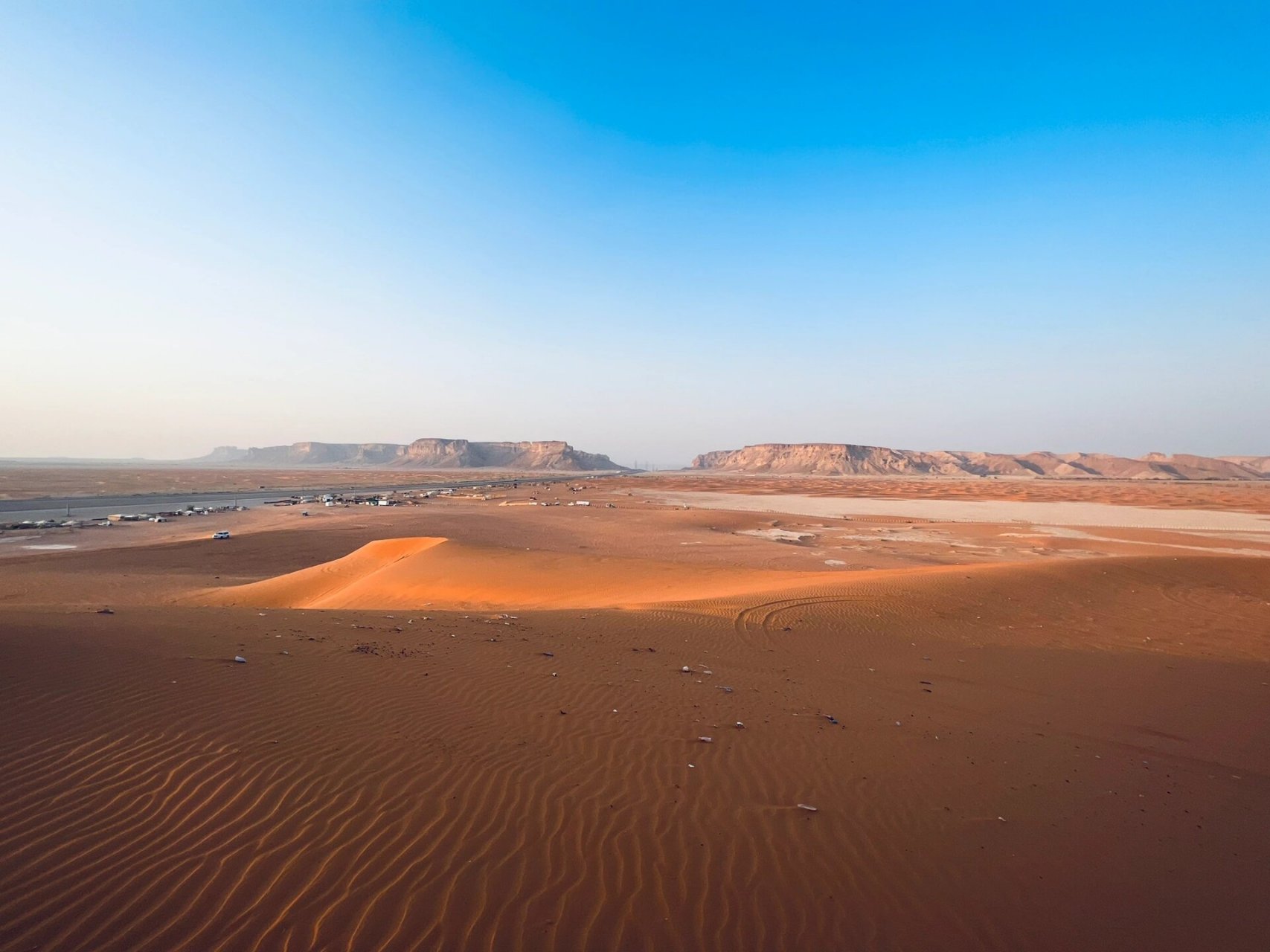 沙特利雅得红沙漠 必打卡地 来利雅得的小伙伴们 红沙漠地 一定要去玩