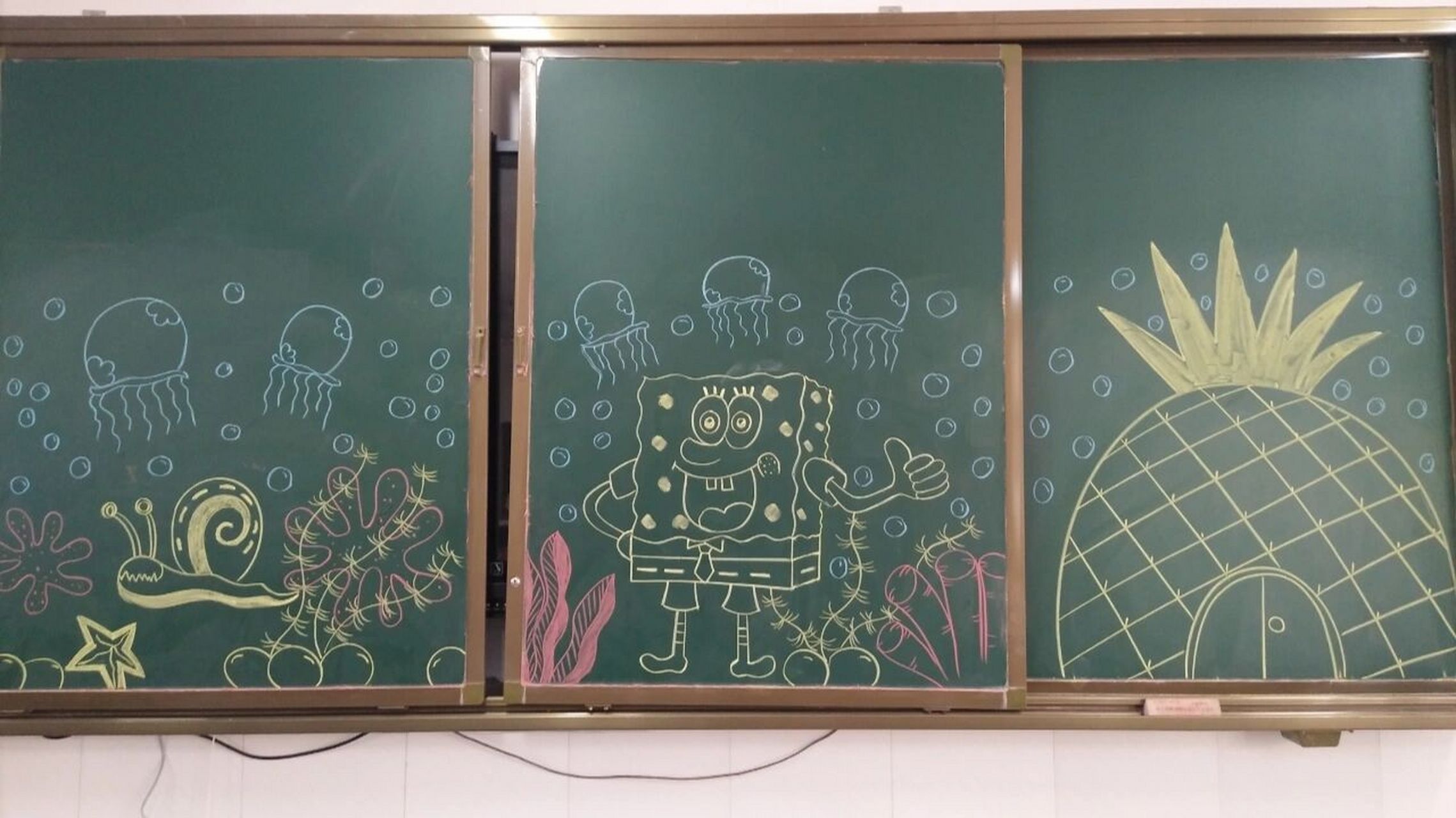 海绵宝宝示范画 #简笔画# #黑板画# #美术老师# #海绵宝宝和派大星