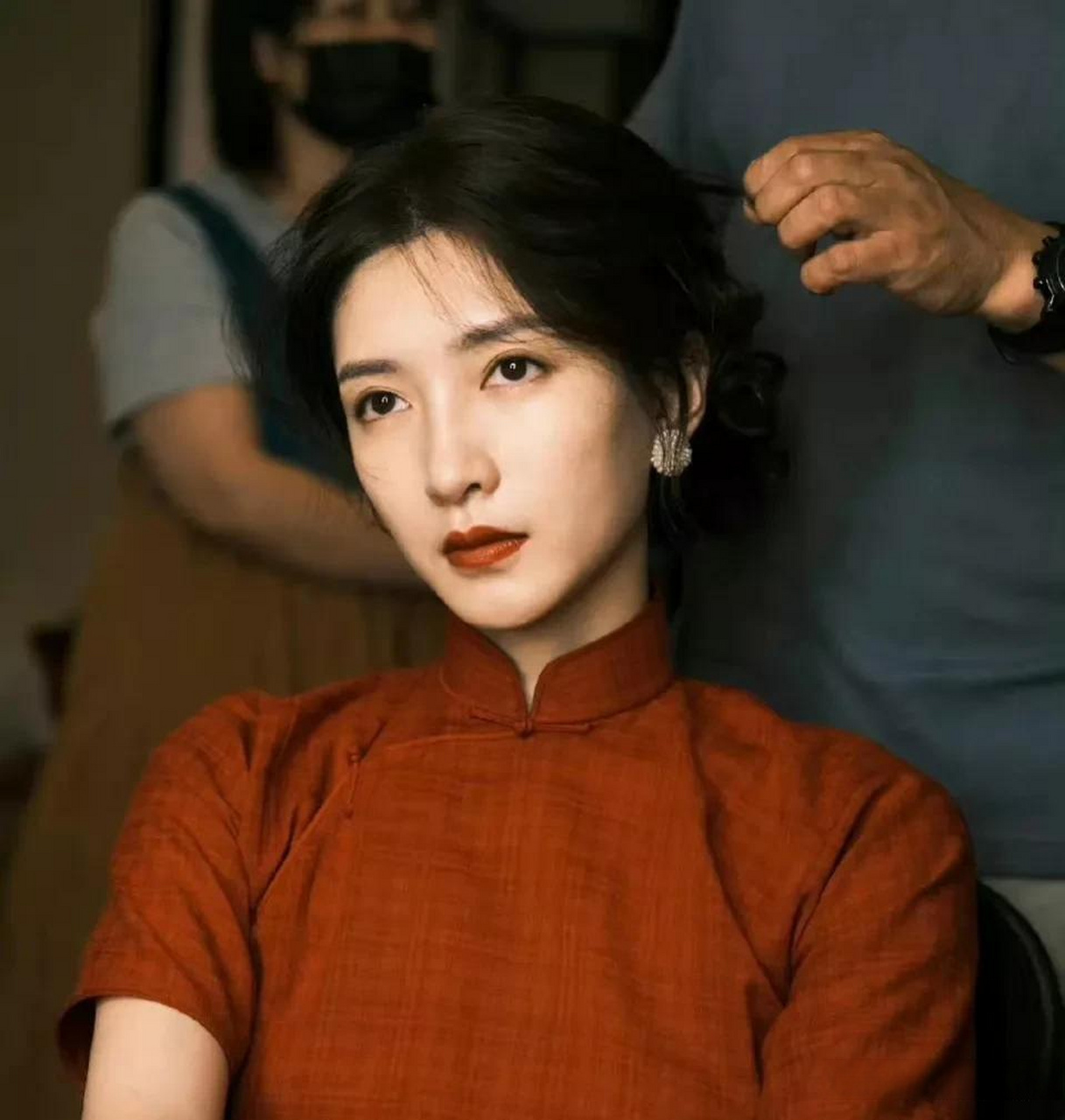 江疏影主演电影票房数据总汇:  2023年《无名》5.63亿.