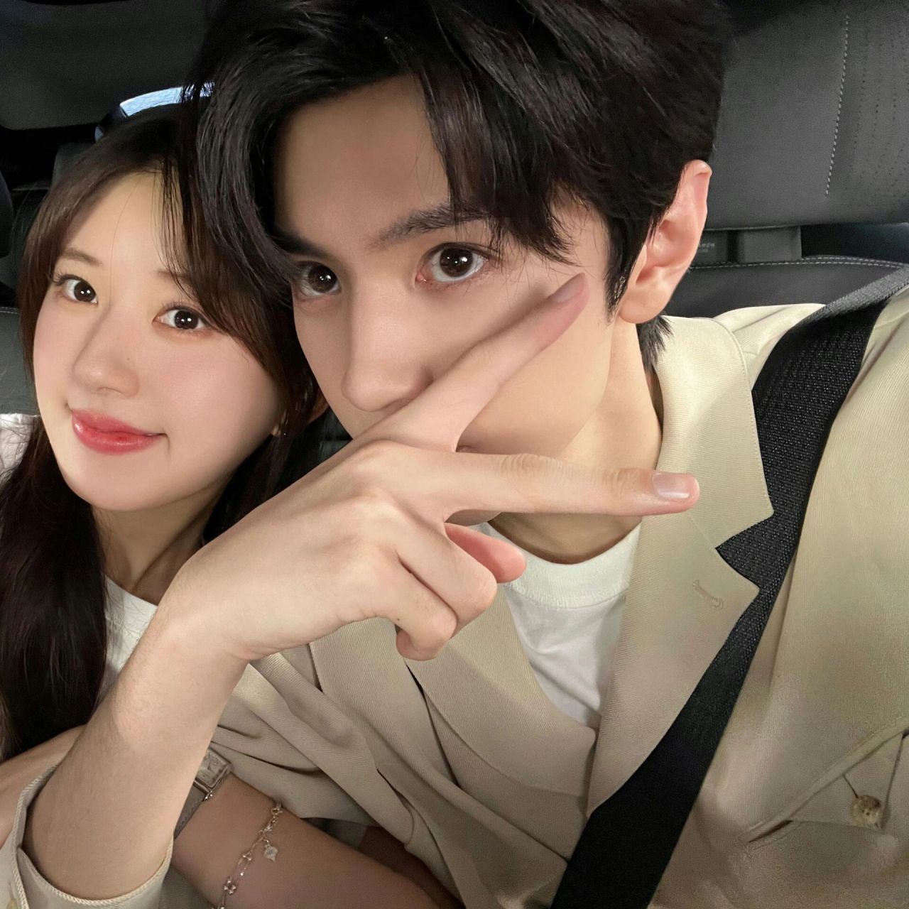 赵露思&陈哲远 情侣头像 【二改】【图源:vb】92搬运 92二传 92