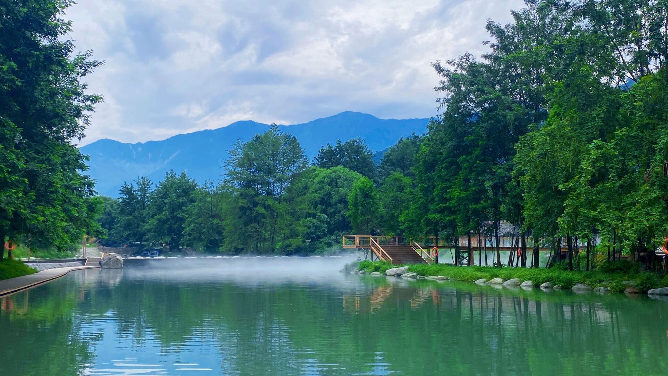 彭州小鱼洞鱼凫湿地   夏日出逃计划 景区位于彭州江桥村鱼凫湿地 从