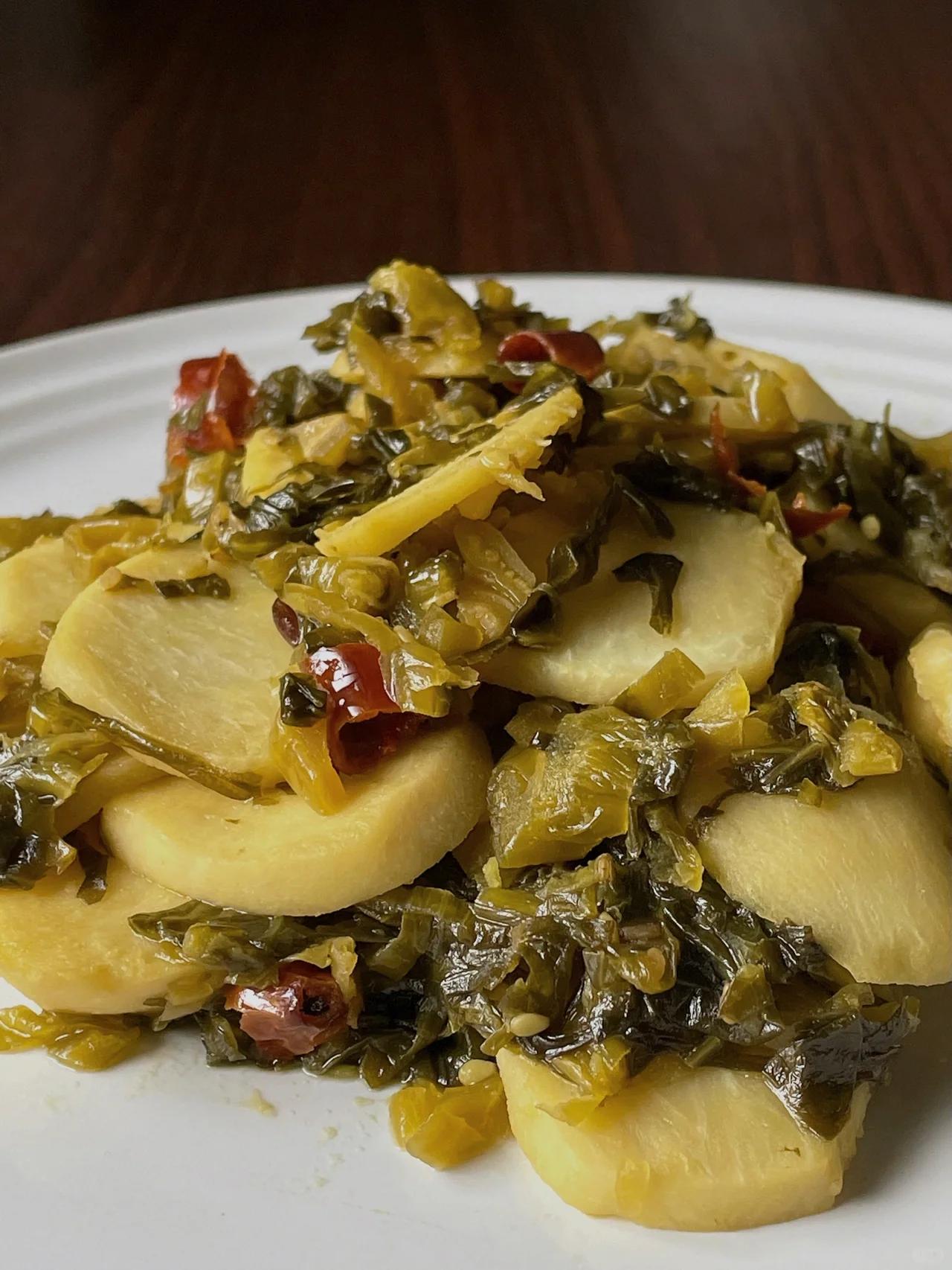 【素食】分享咸菜芋头家常菜食谱 【咸菜炒芋头】 🌱今日食材: 咸菜