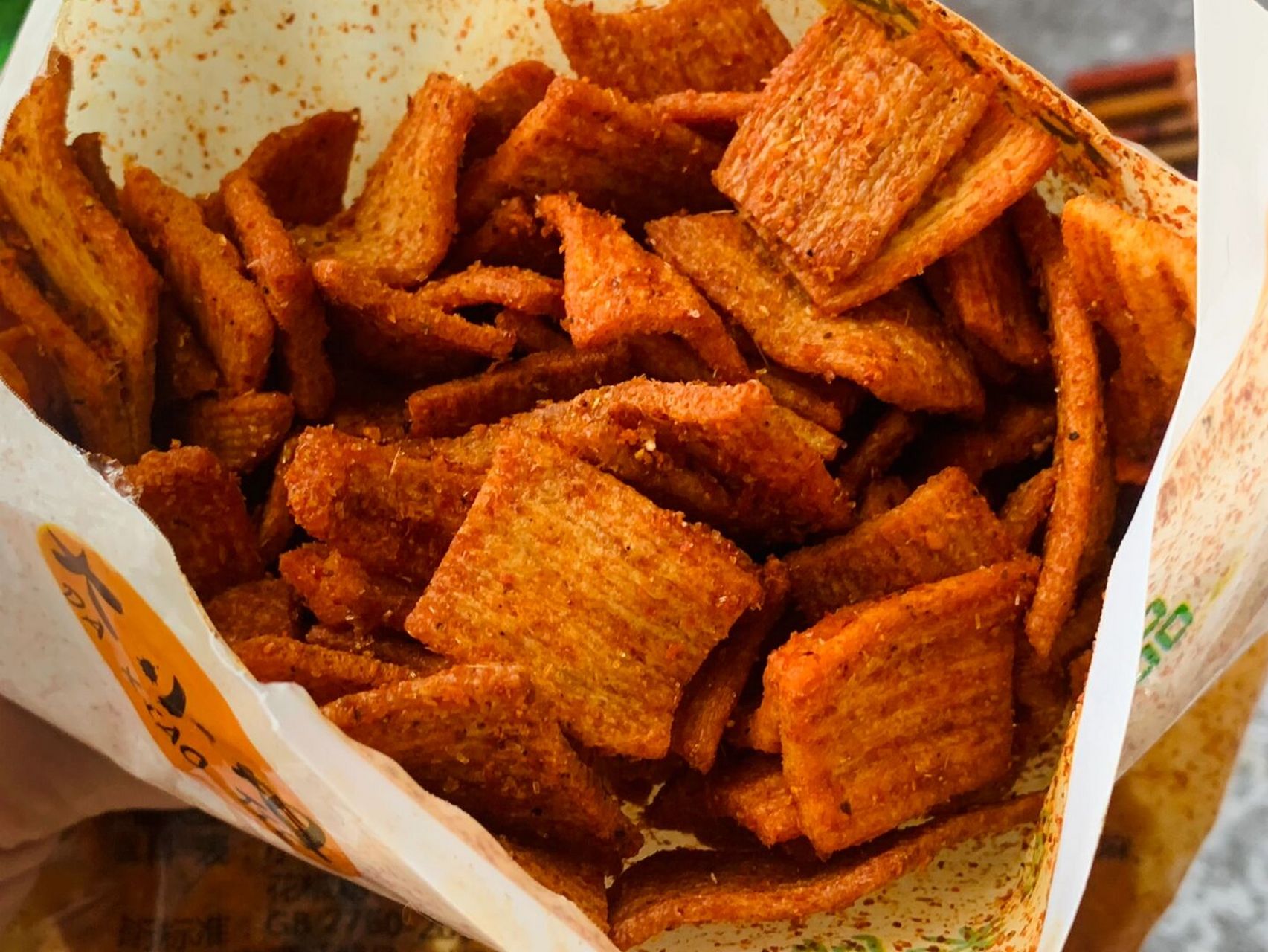 嘎嘣脆的大辣条|宅家零食太可了!