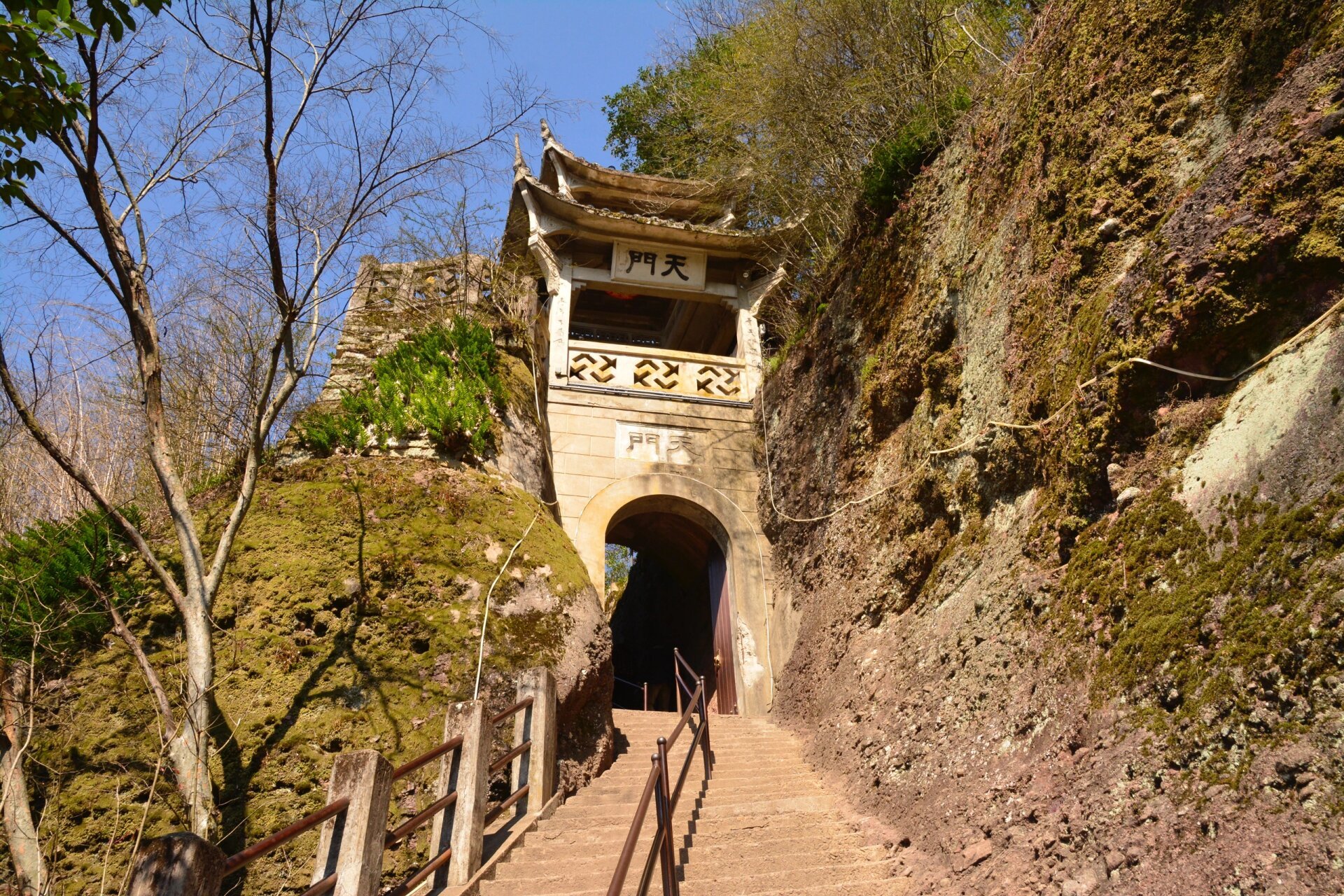 金华(方岩风景名胜区)游记 景区简介:国家级风景名胜区,国家自然遗产