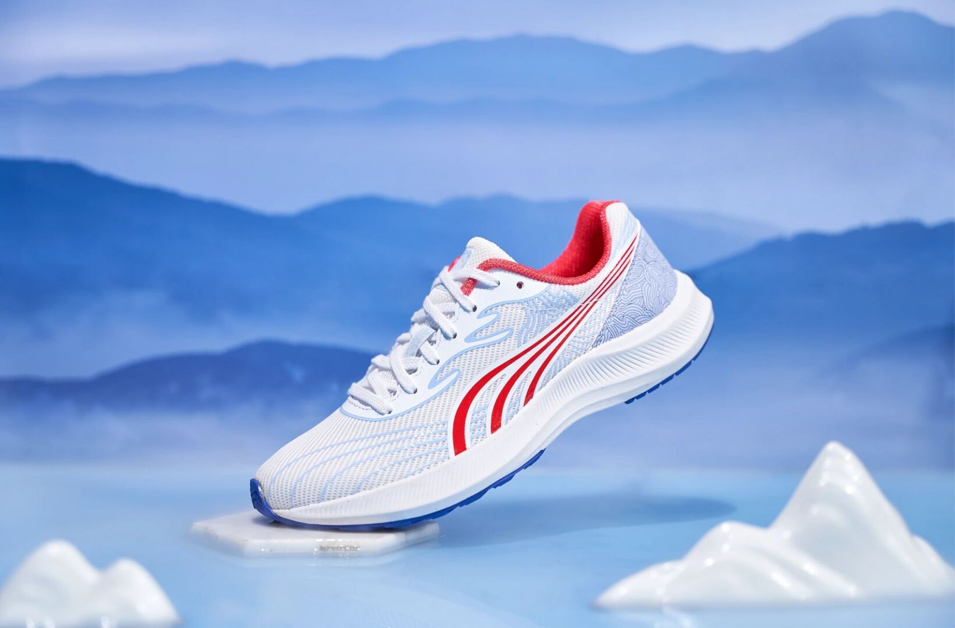 下 361° 78飞鱼 189元 361°旗下的轻质训练鞋,非常适合夏日训练